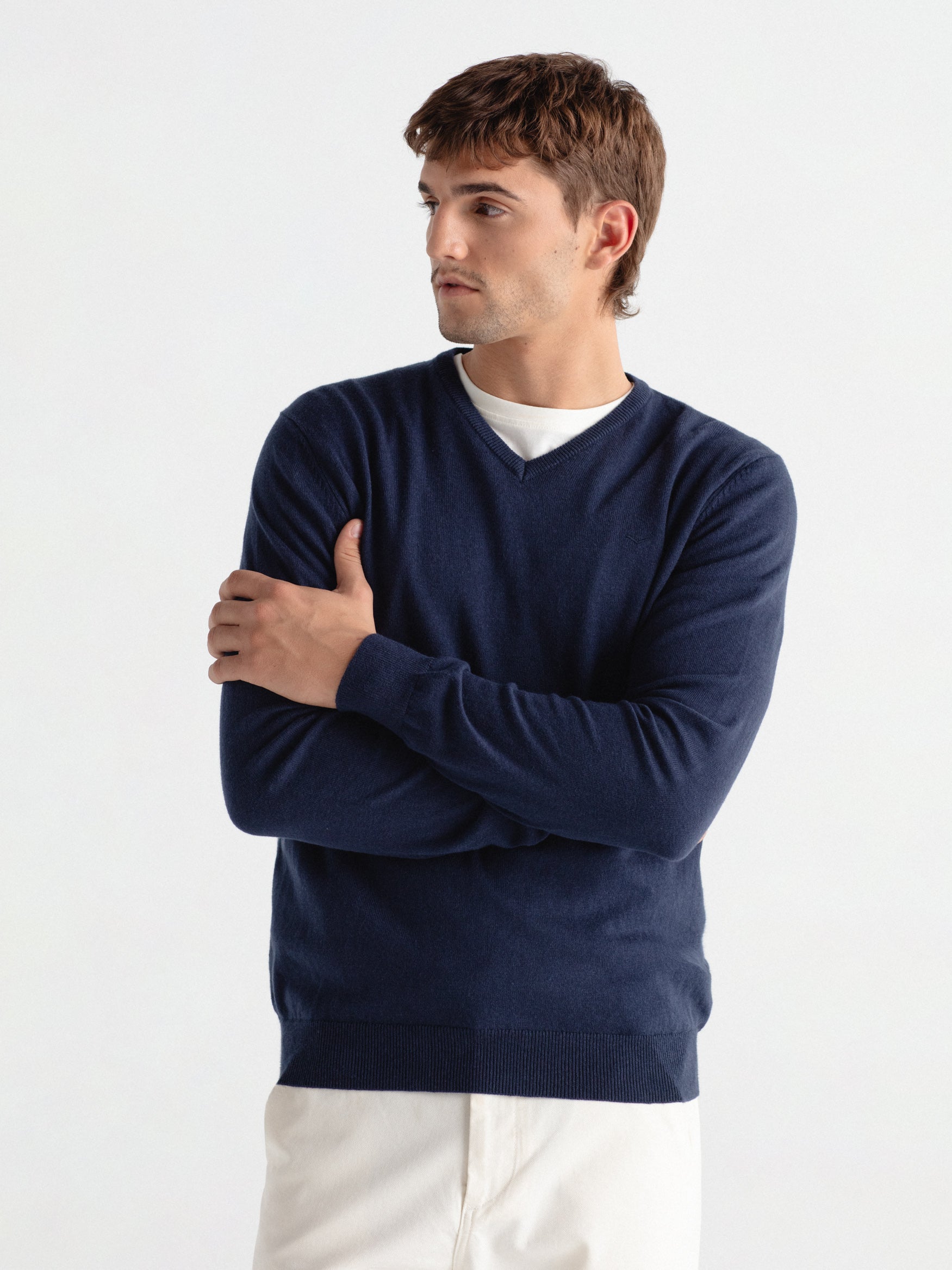 Cashmere sweater with a V-neck.