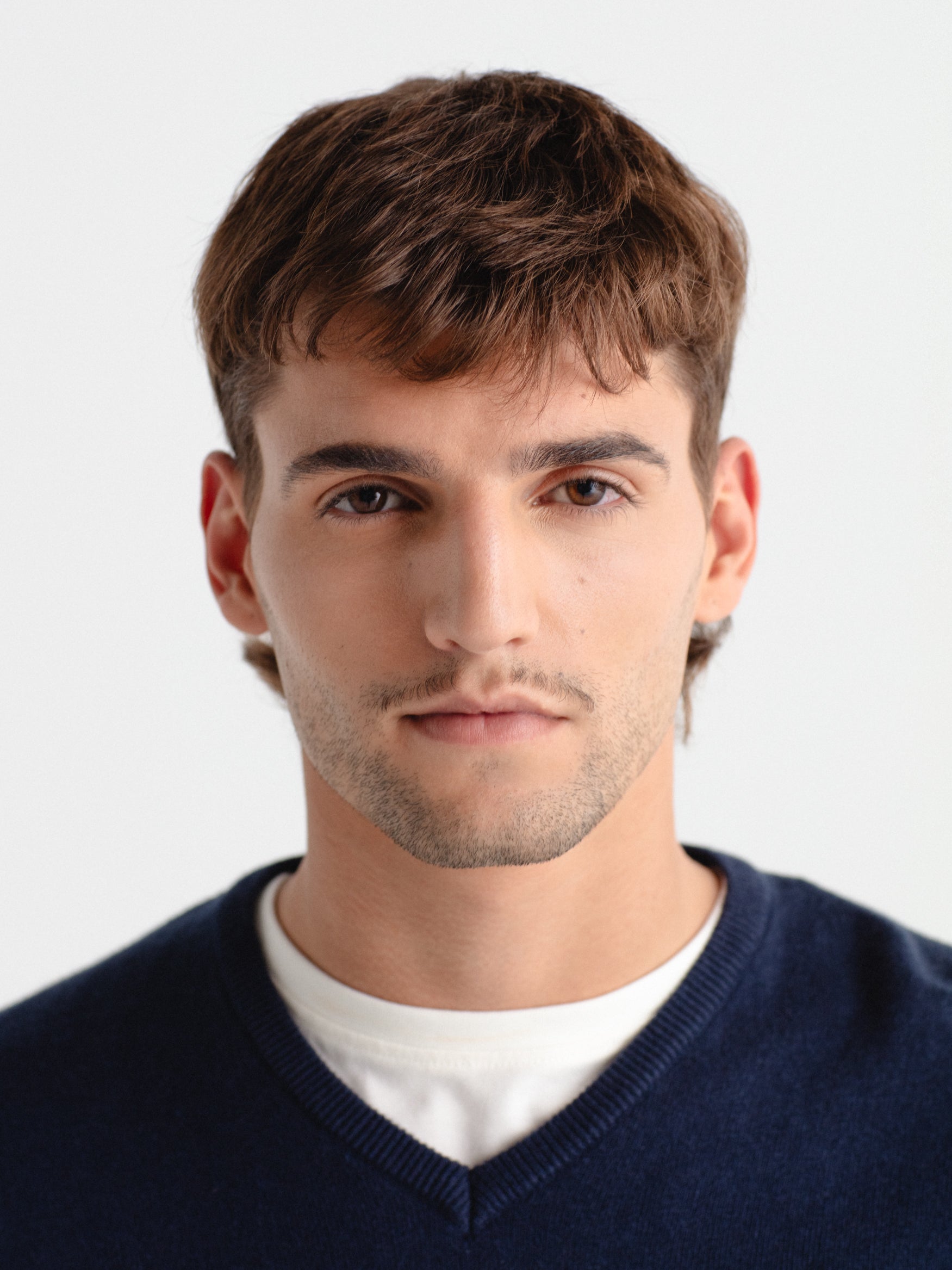 Cashmere sweater with a V-neck.
