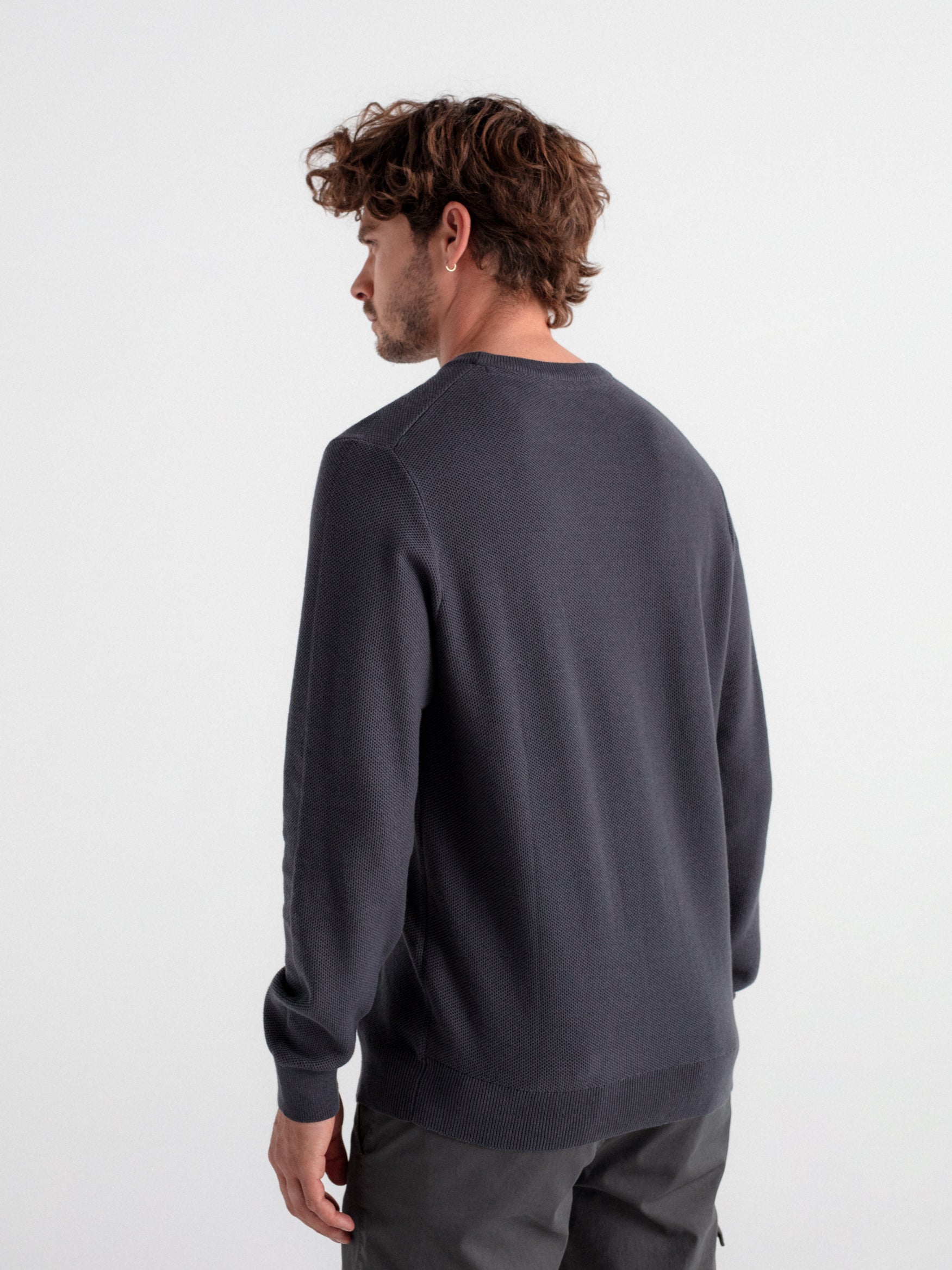 Box neck jersey structure