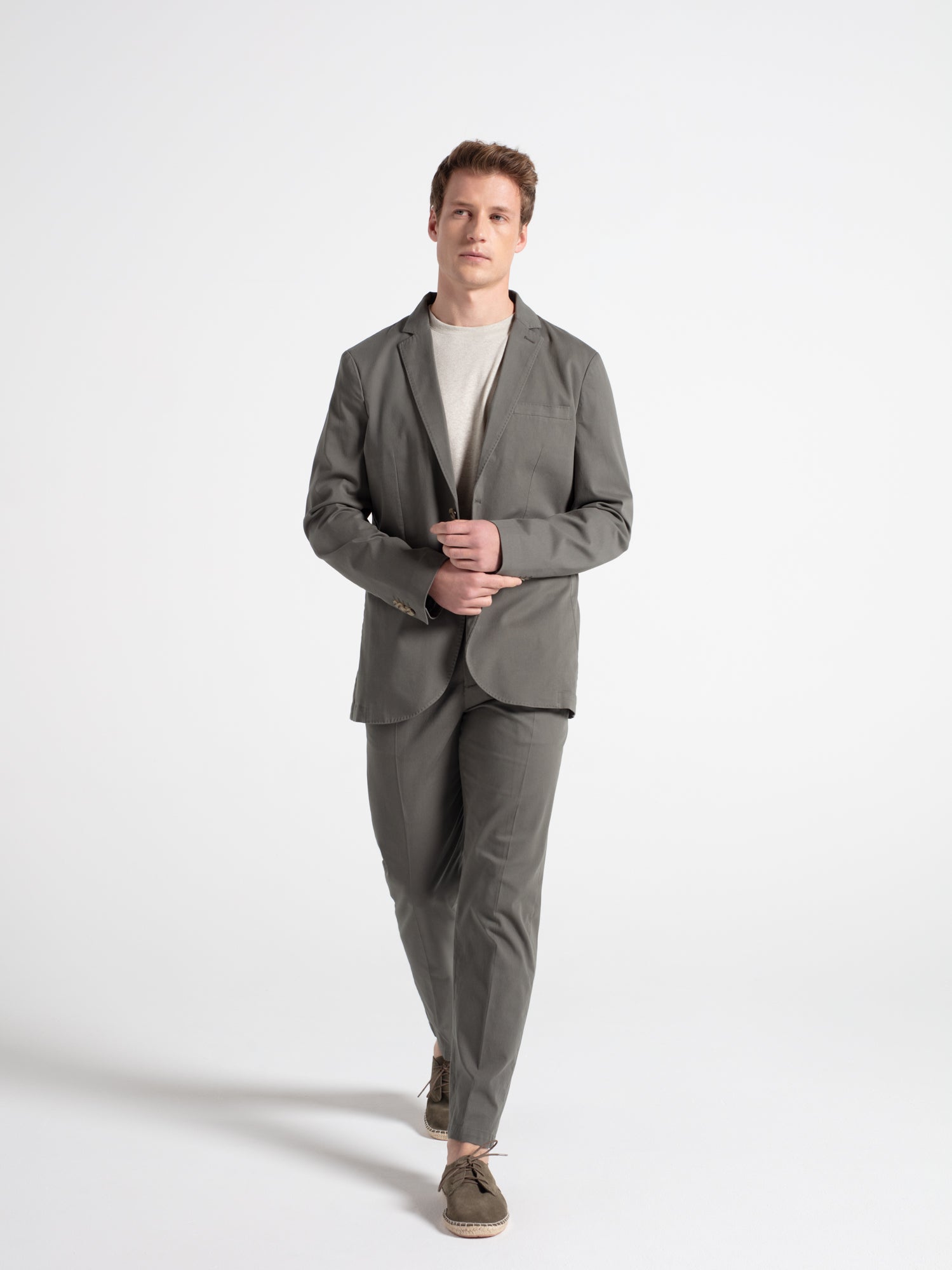Pants with pleats