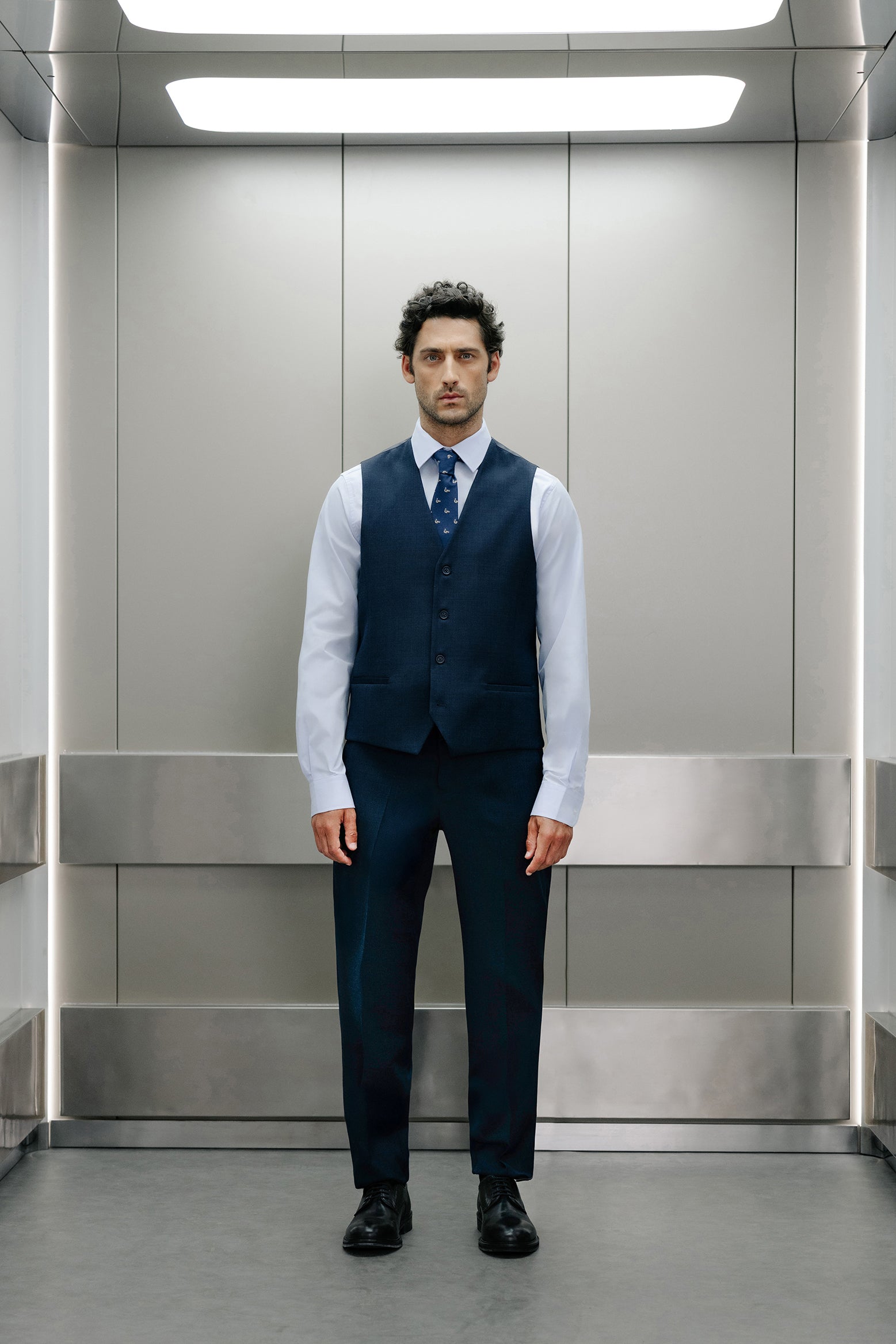 Slim-fit waistcoat in herringbone wool