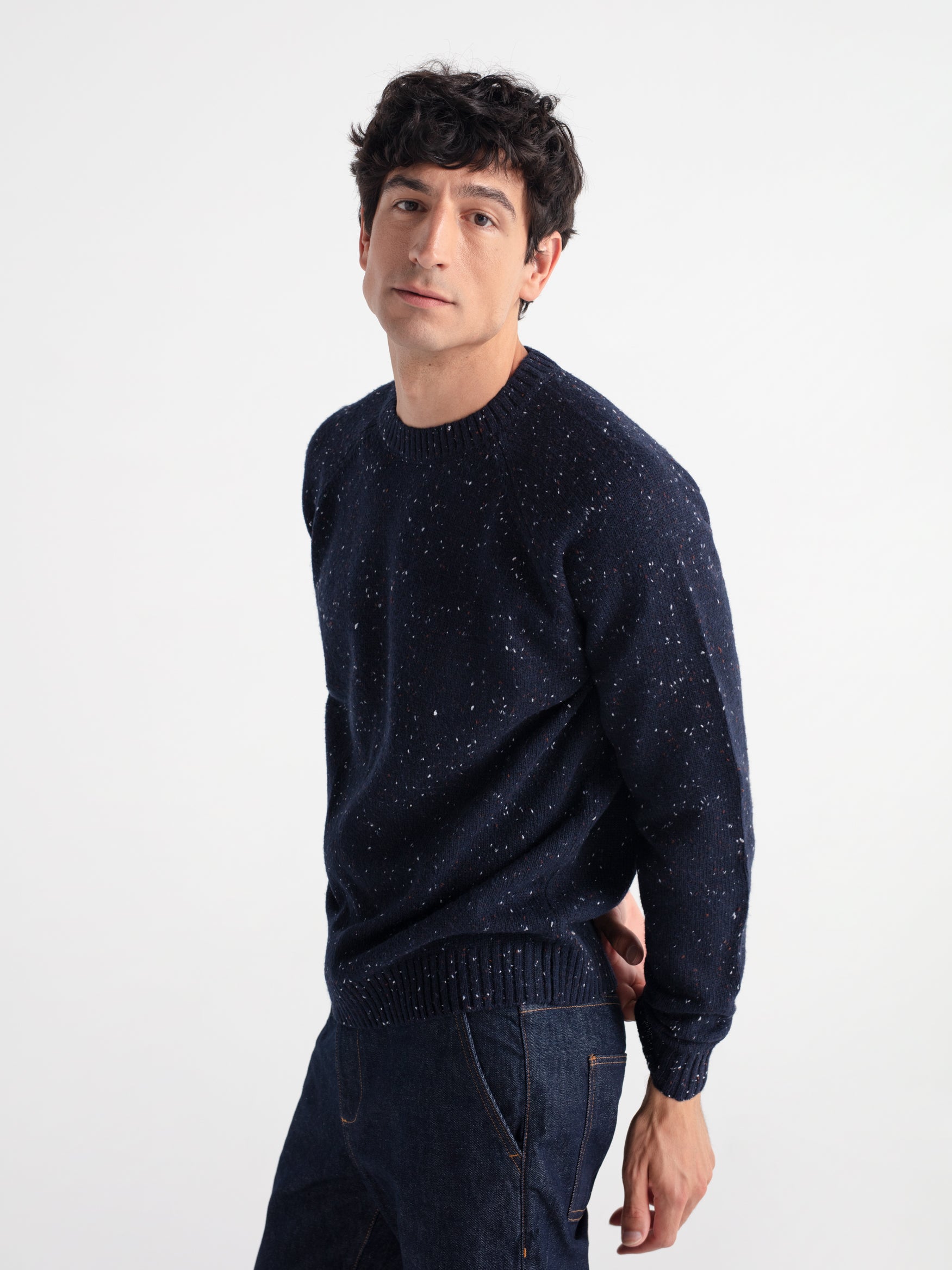 Crew neck sweater with nep yarn