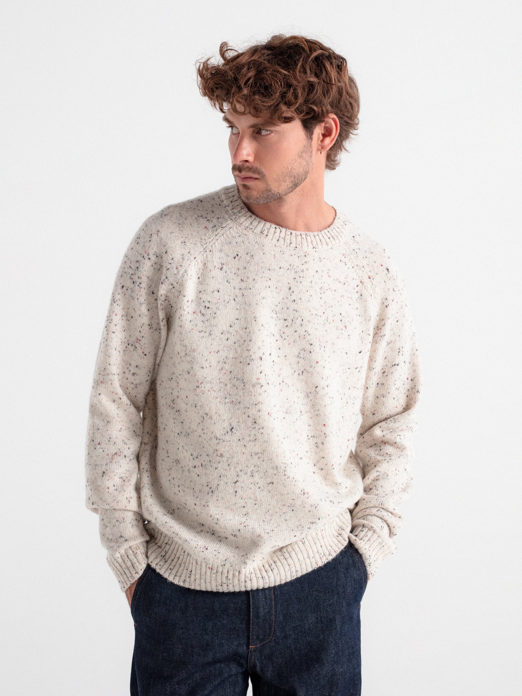 Crew neck sweater with nep yarn