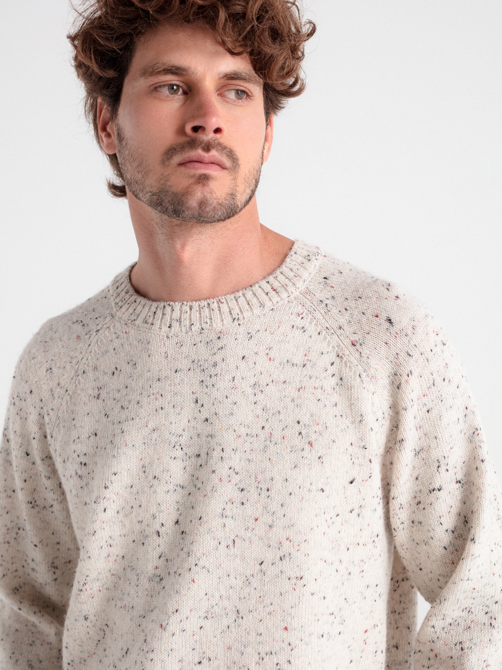 Crew neck sweater with nep yarn
