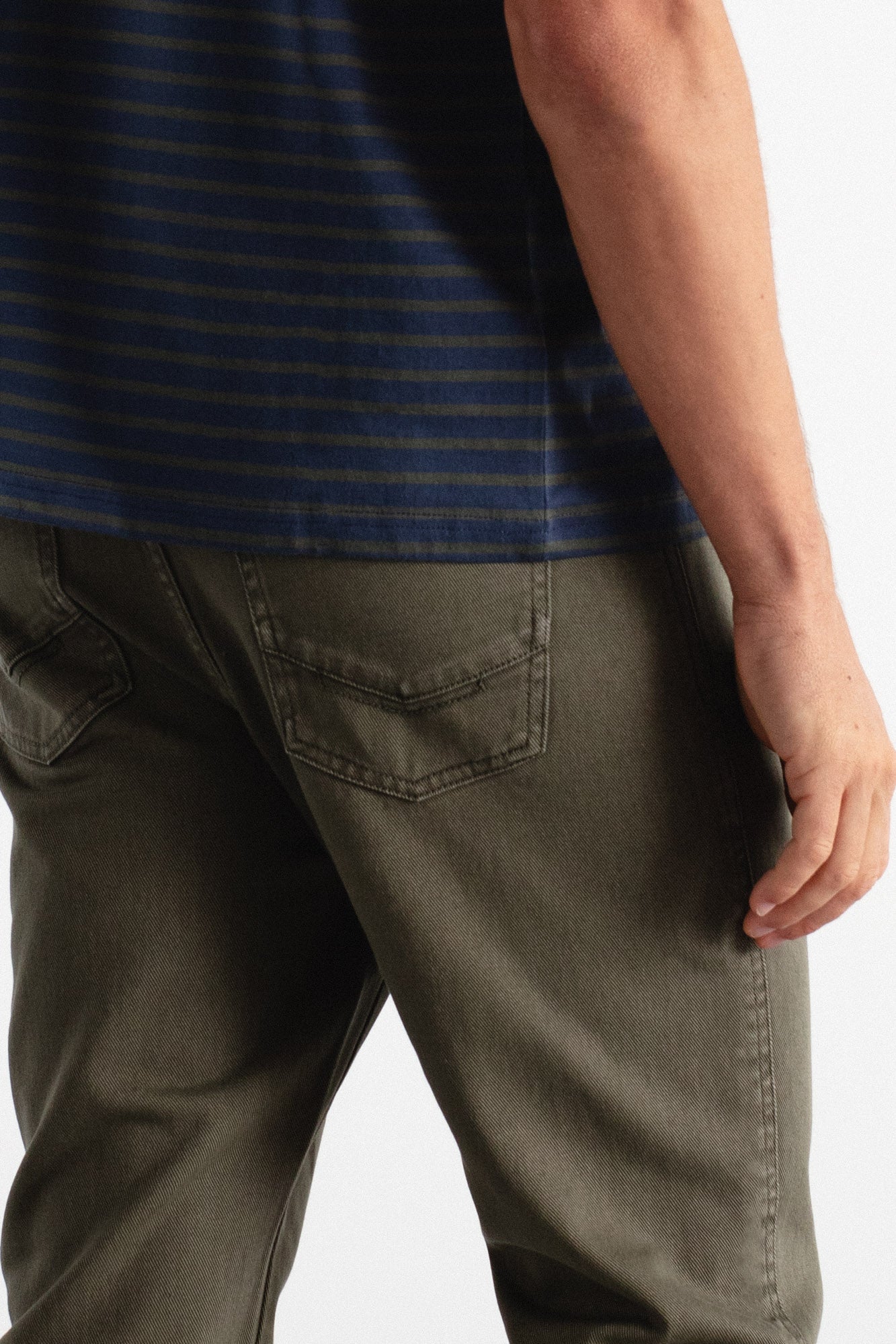 Pantalón cinco bolsillos tapered