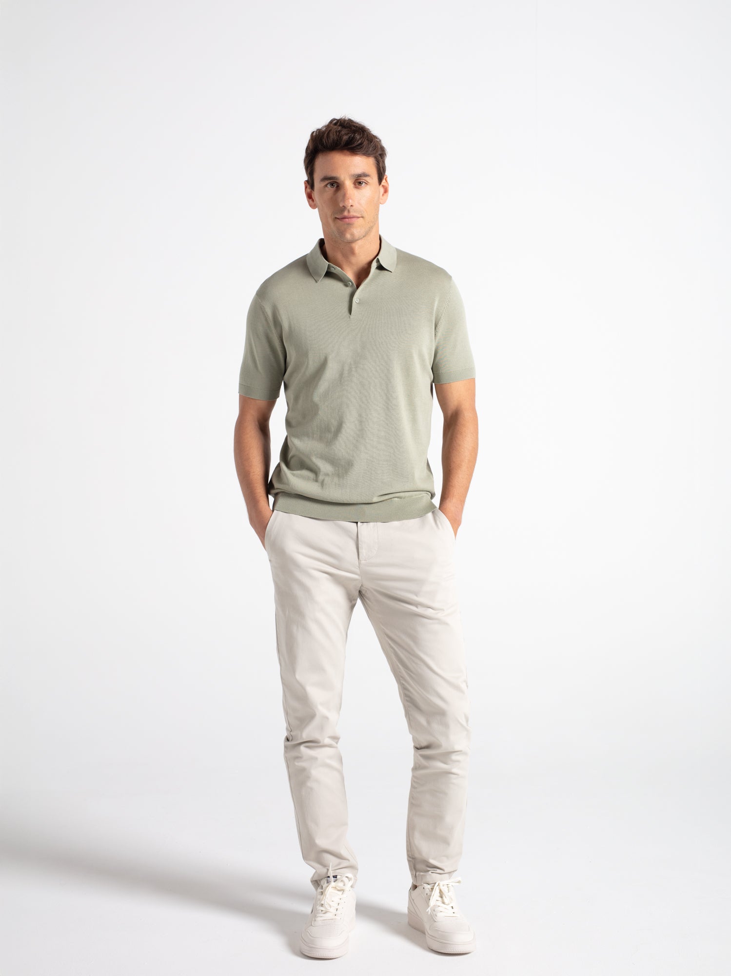 Pantalón chino slim fit esencial