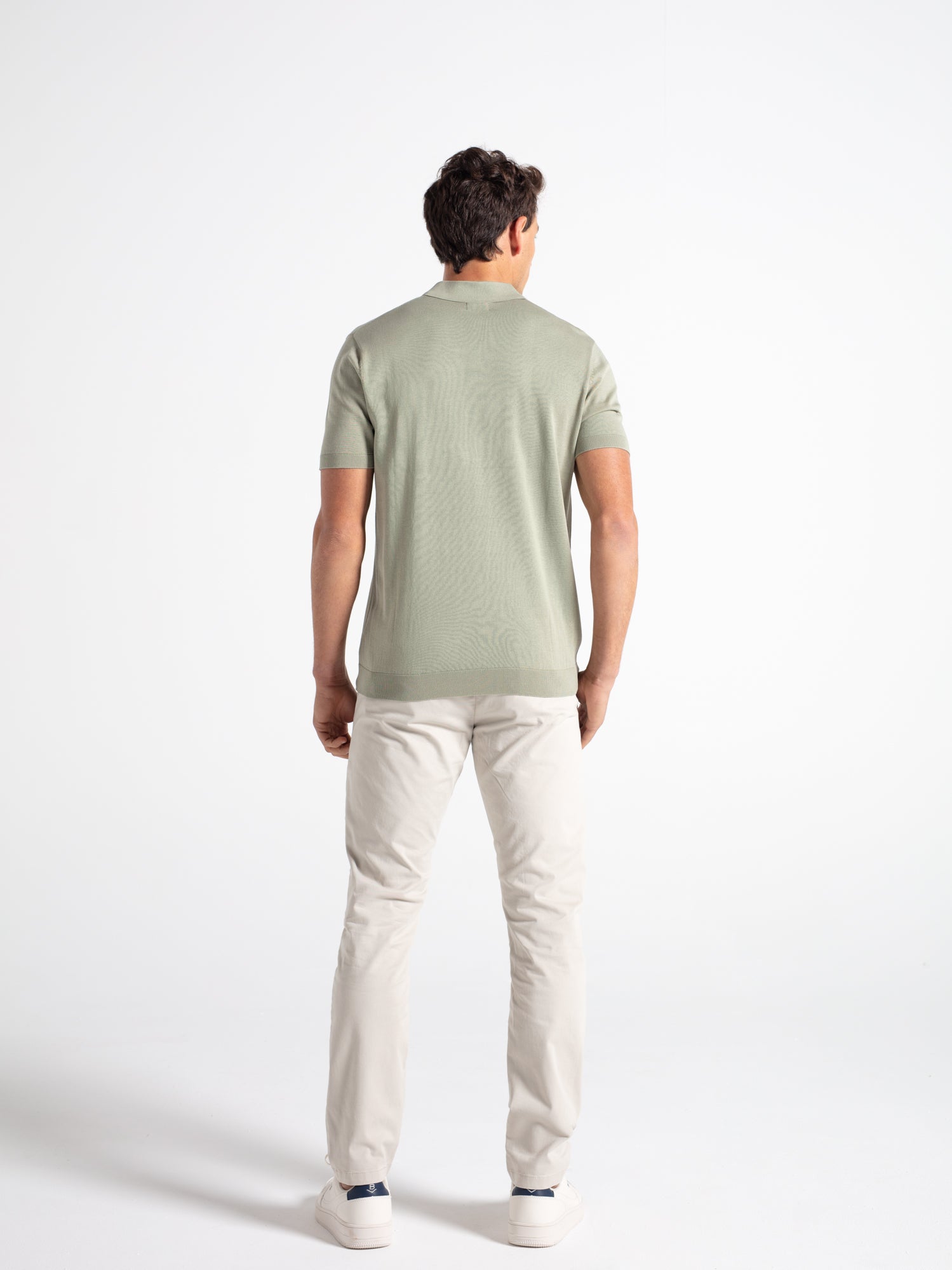 Pantalón chino slim fit esencial