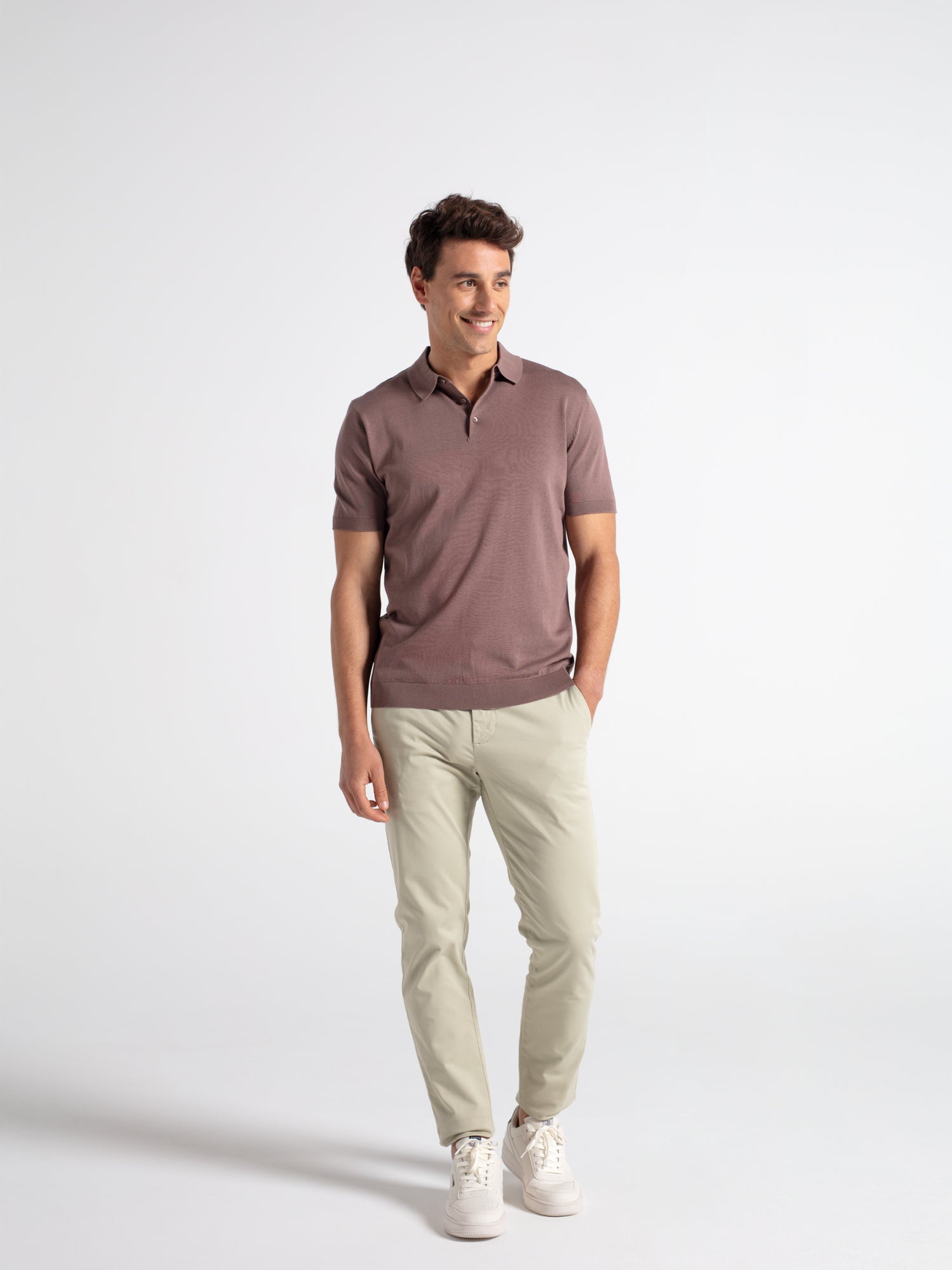 Pantalón chino slim fit esencial