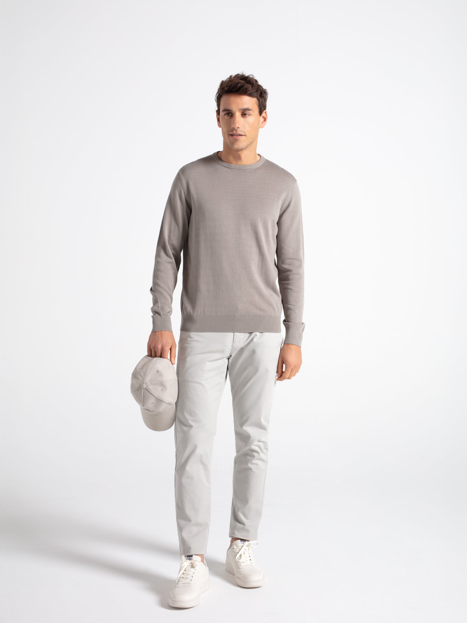 Pantalón chino slim fit esencial