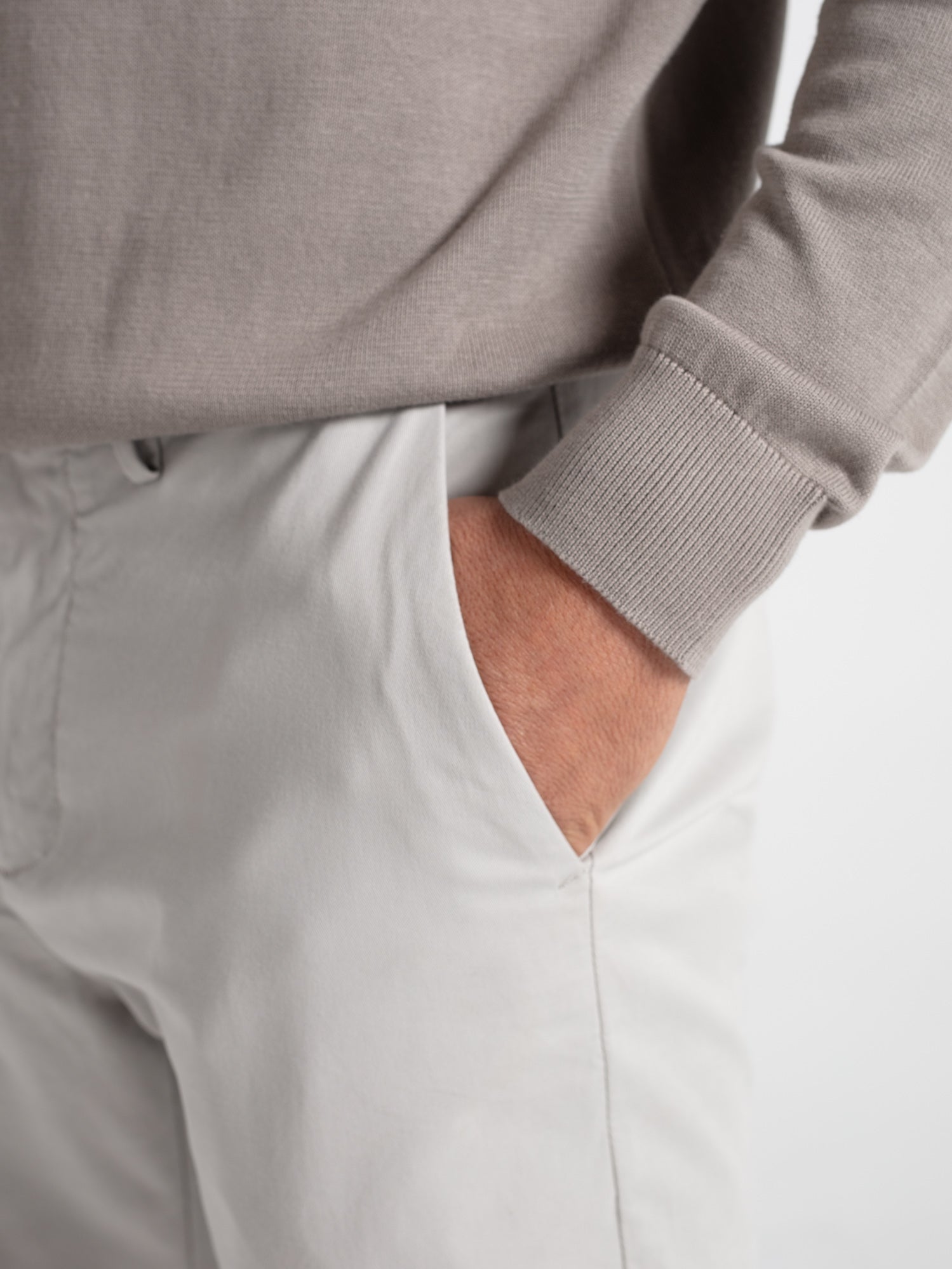 Pantalón chino slim fit esencial