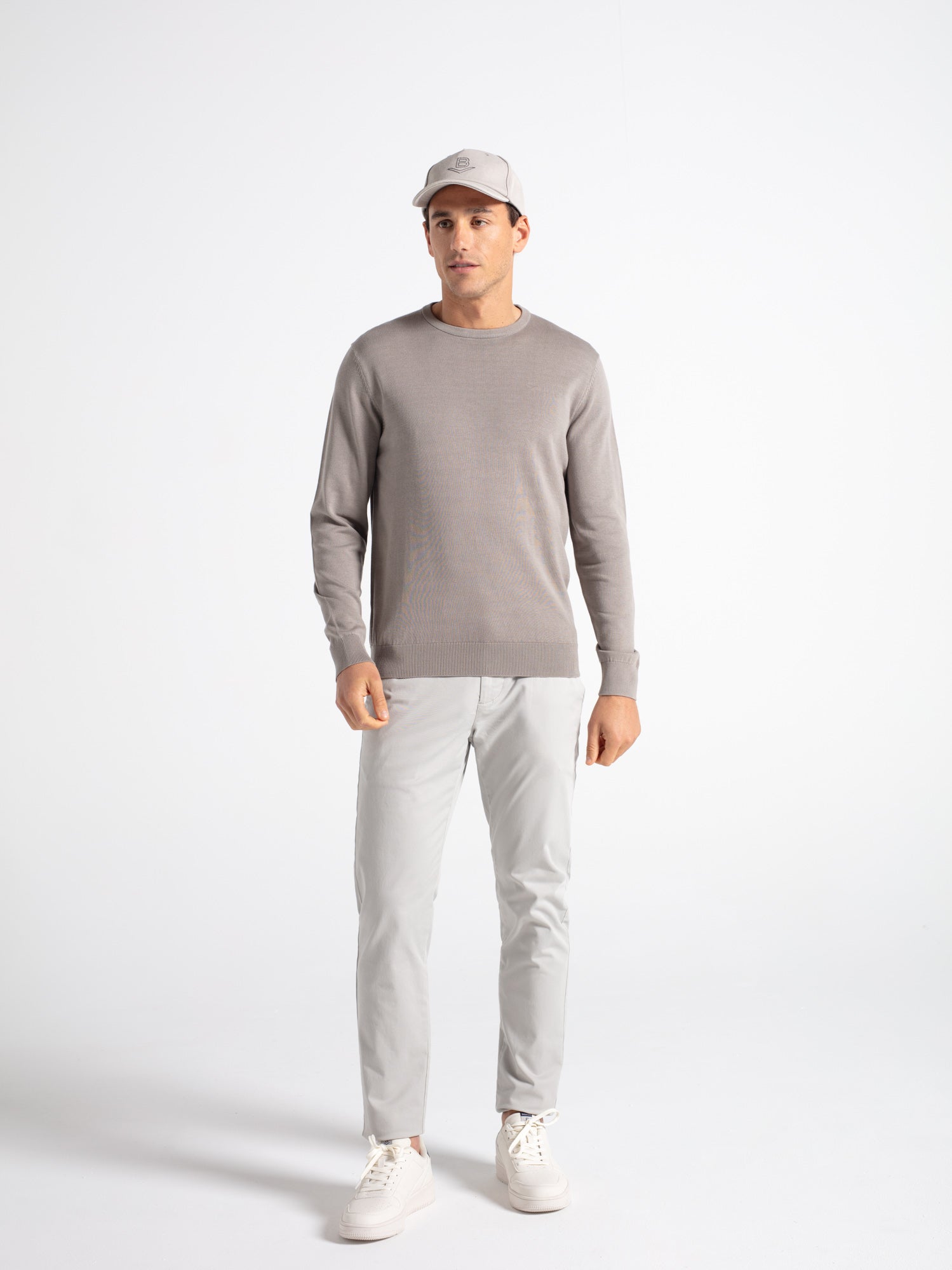 Pantalón chino slim fit esencial