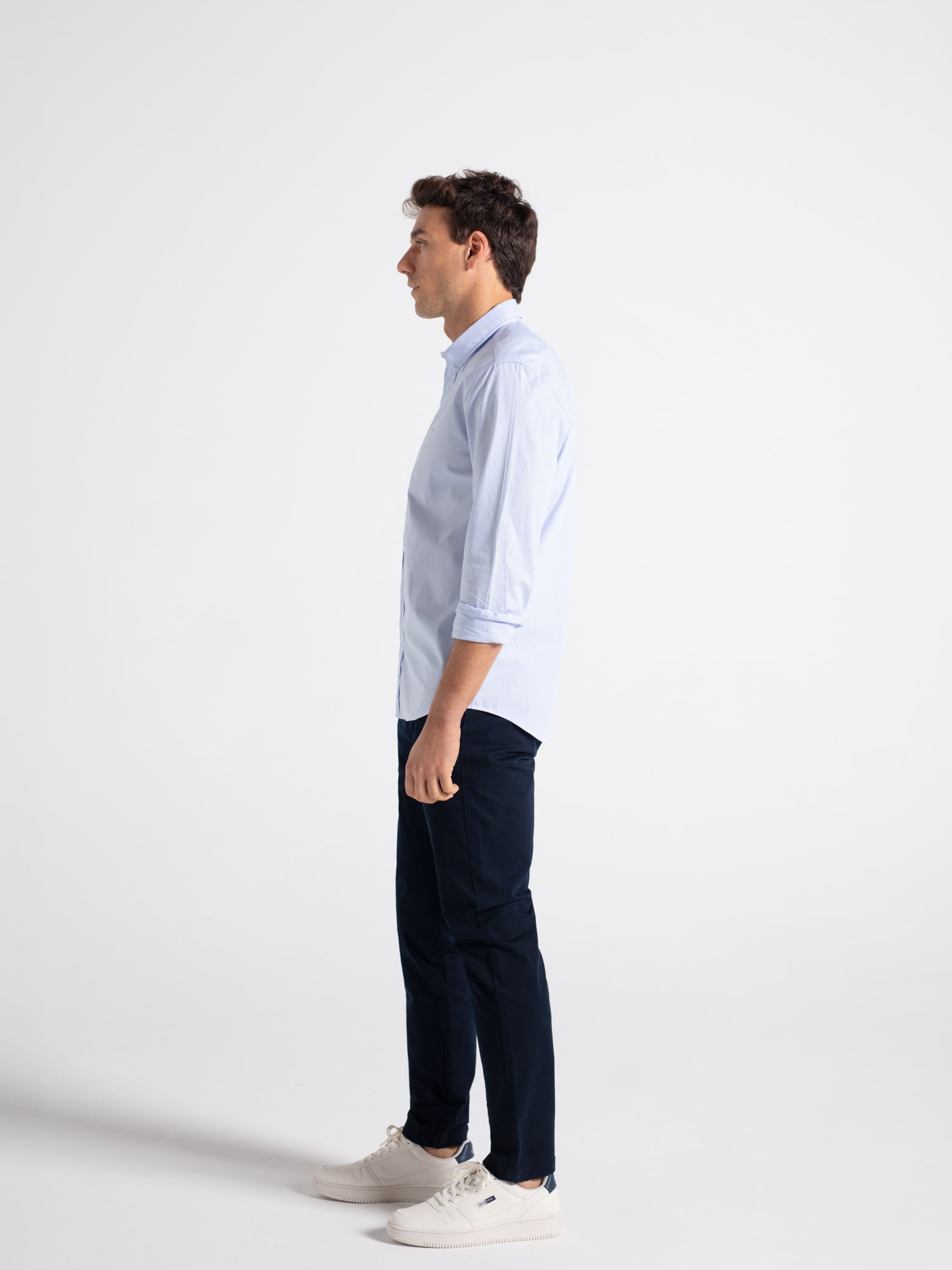 Pantalón chino slim fit esencial