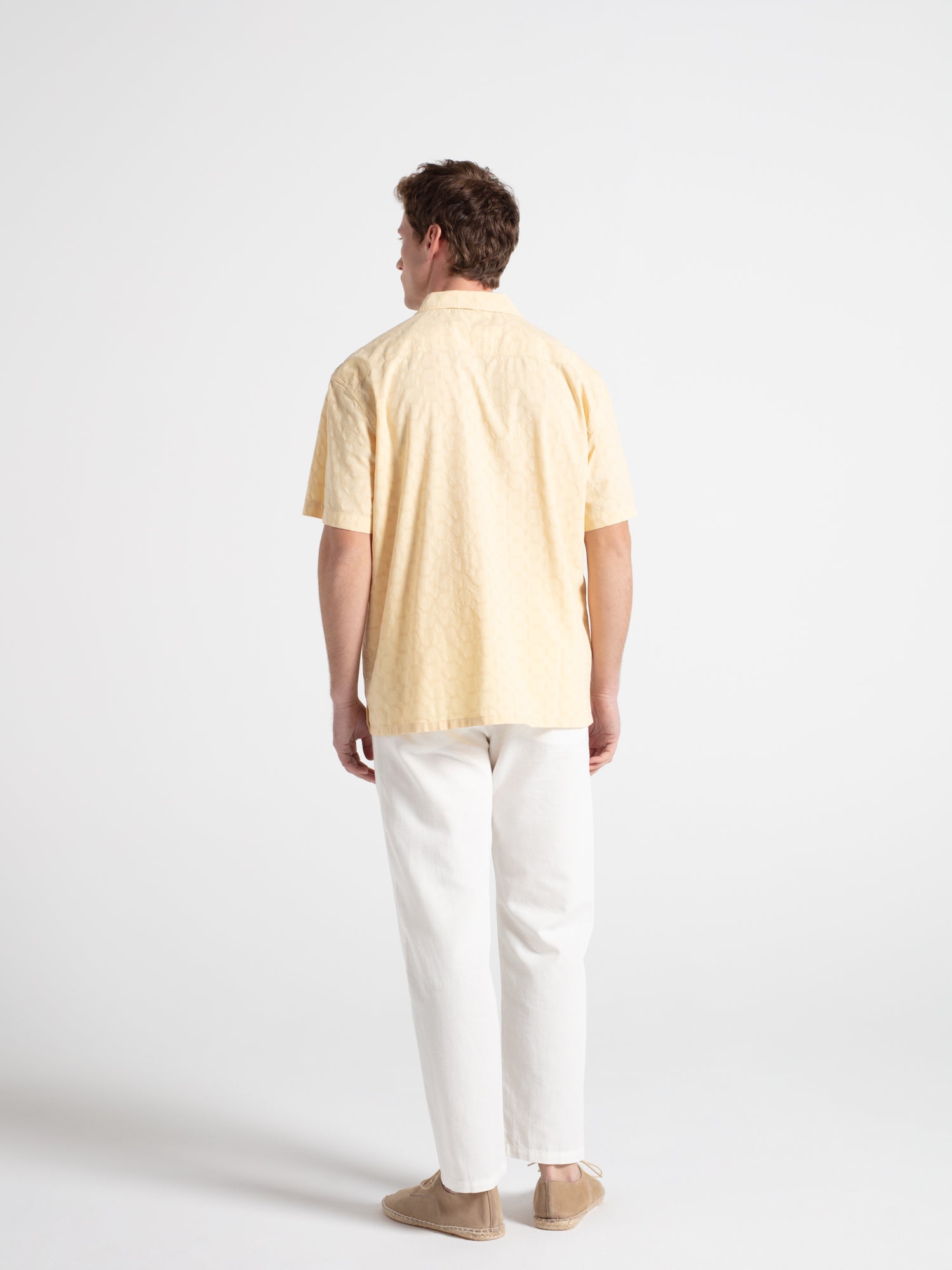 Pantalón de lino con pinzas