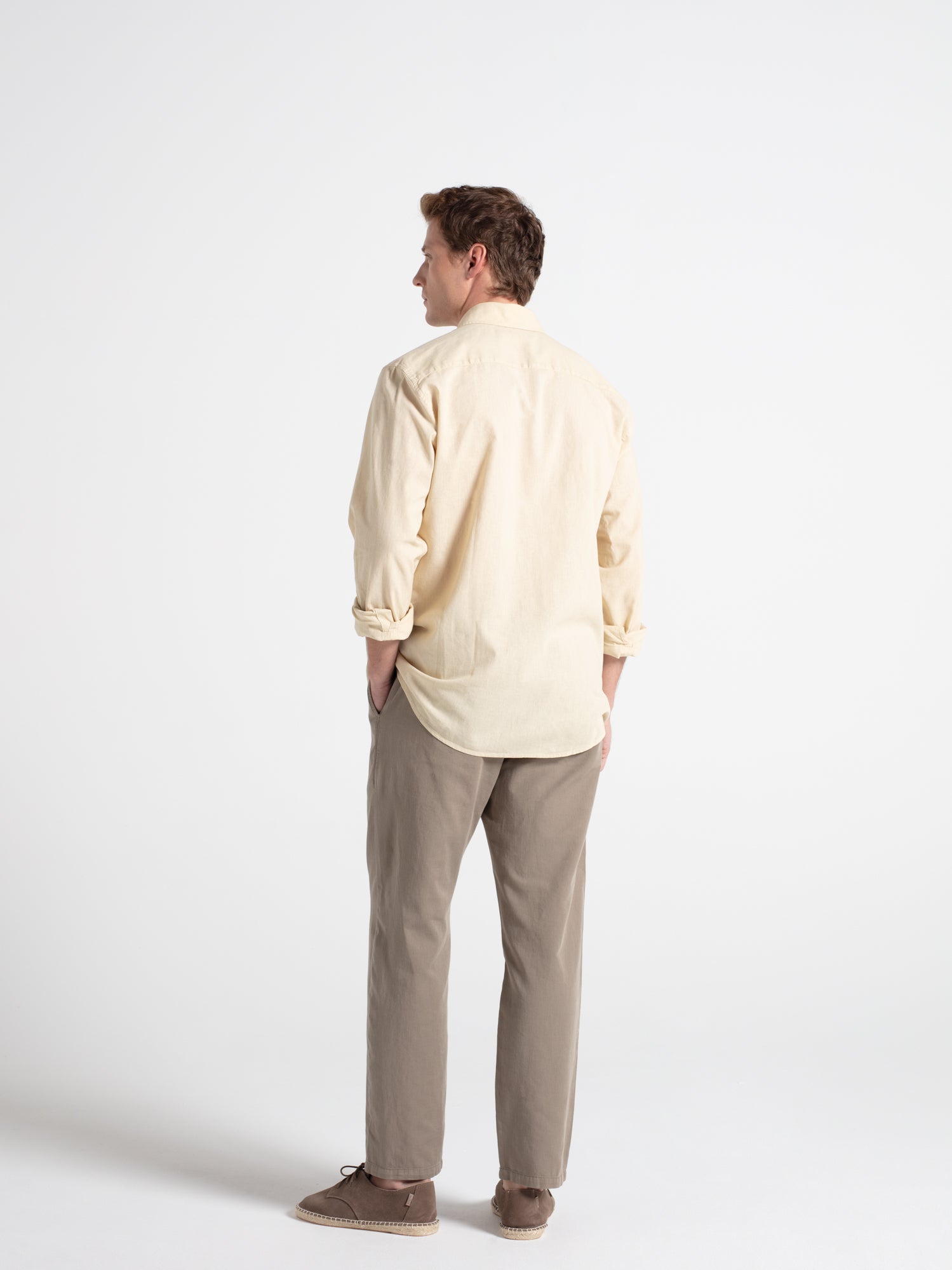 Pantalón de lino con pinzas
