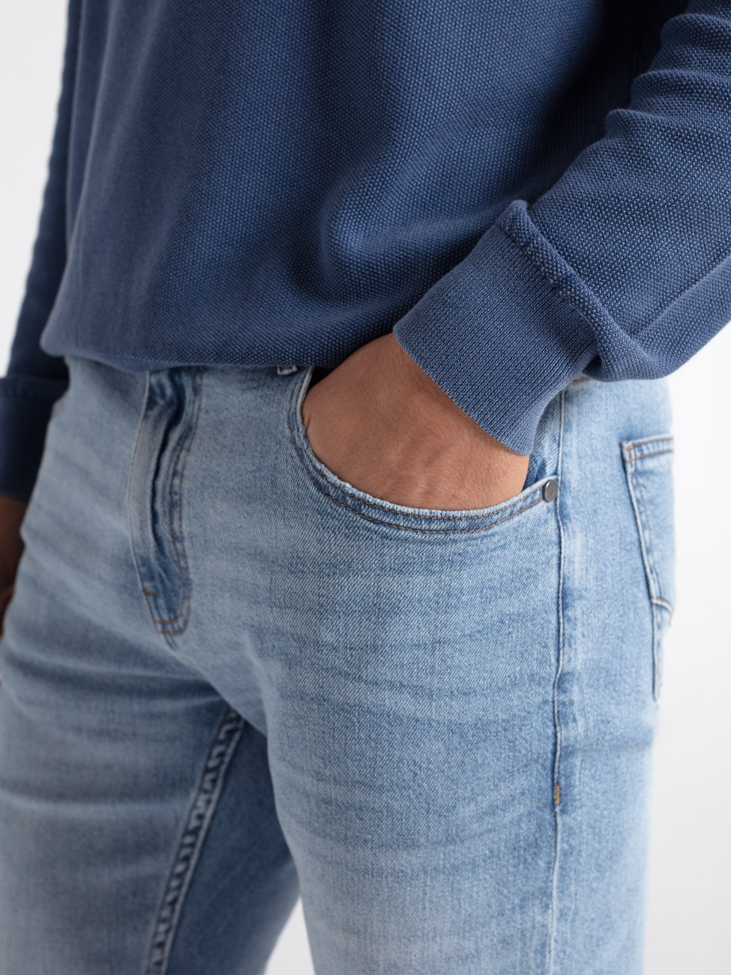 Pantalón tejano slim fit