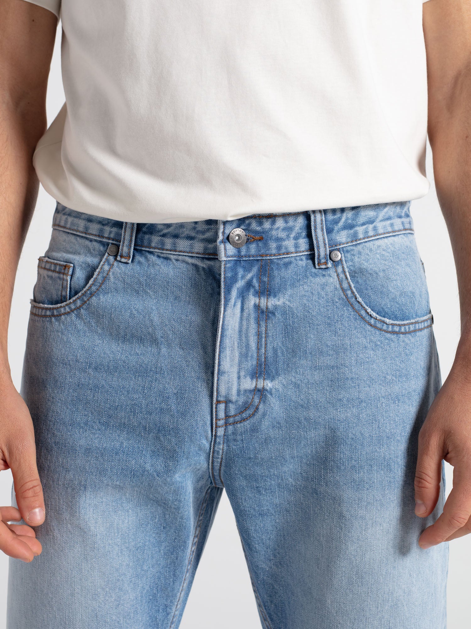 Pantalón tejano tapered