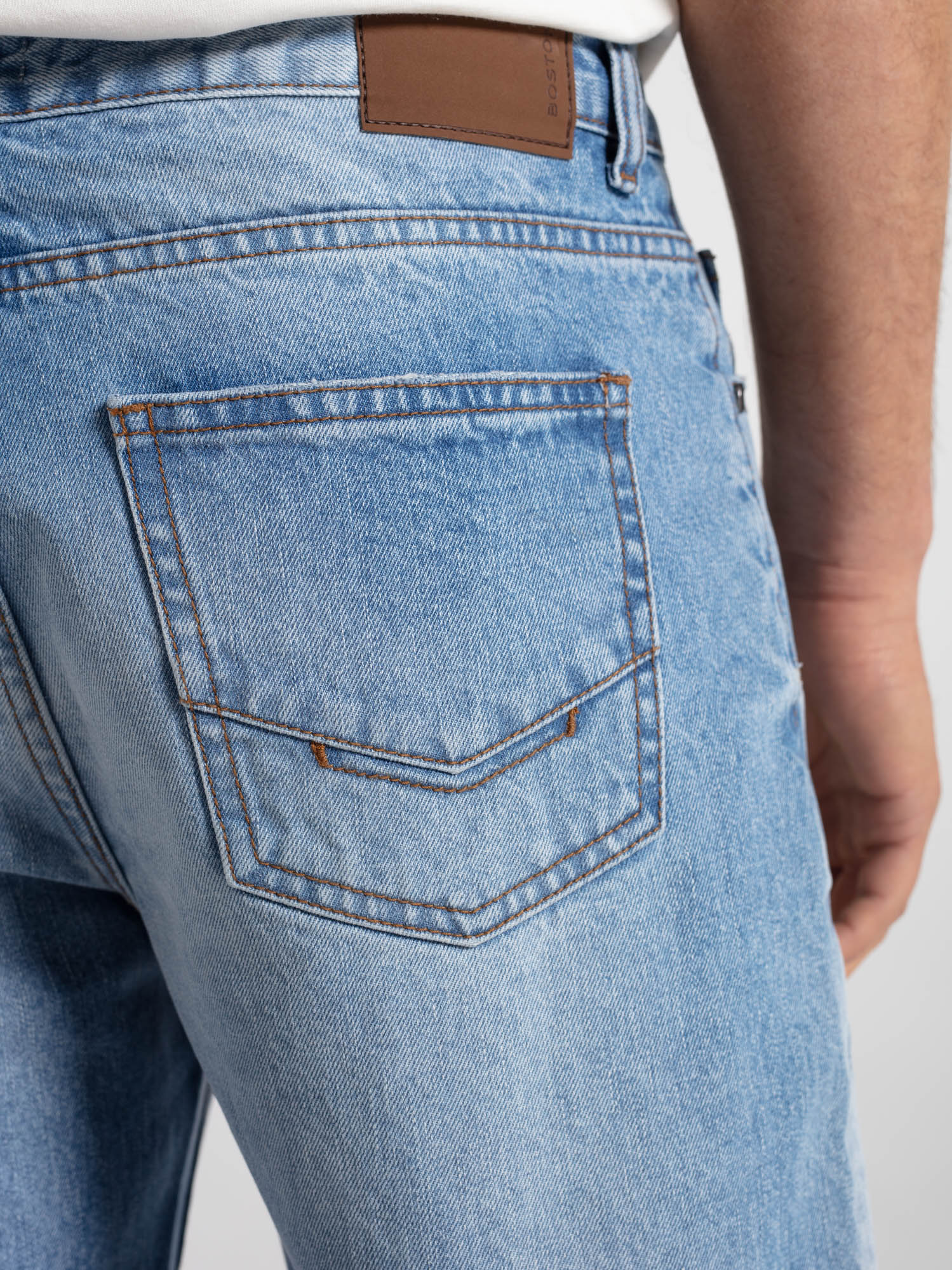 Pantalón tejano tapered