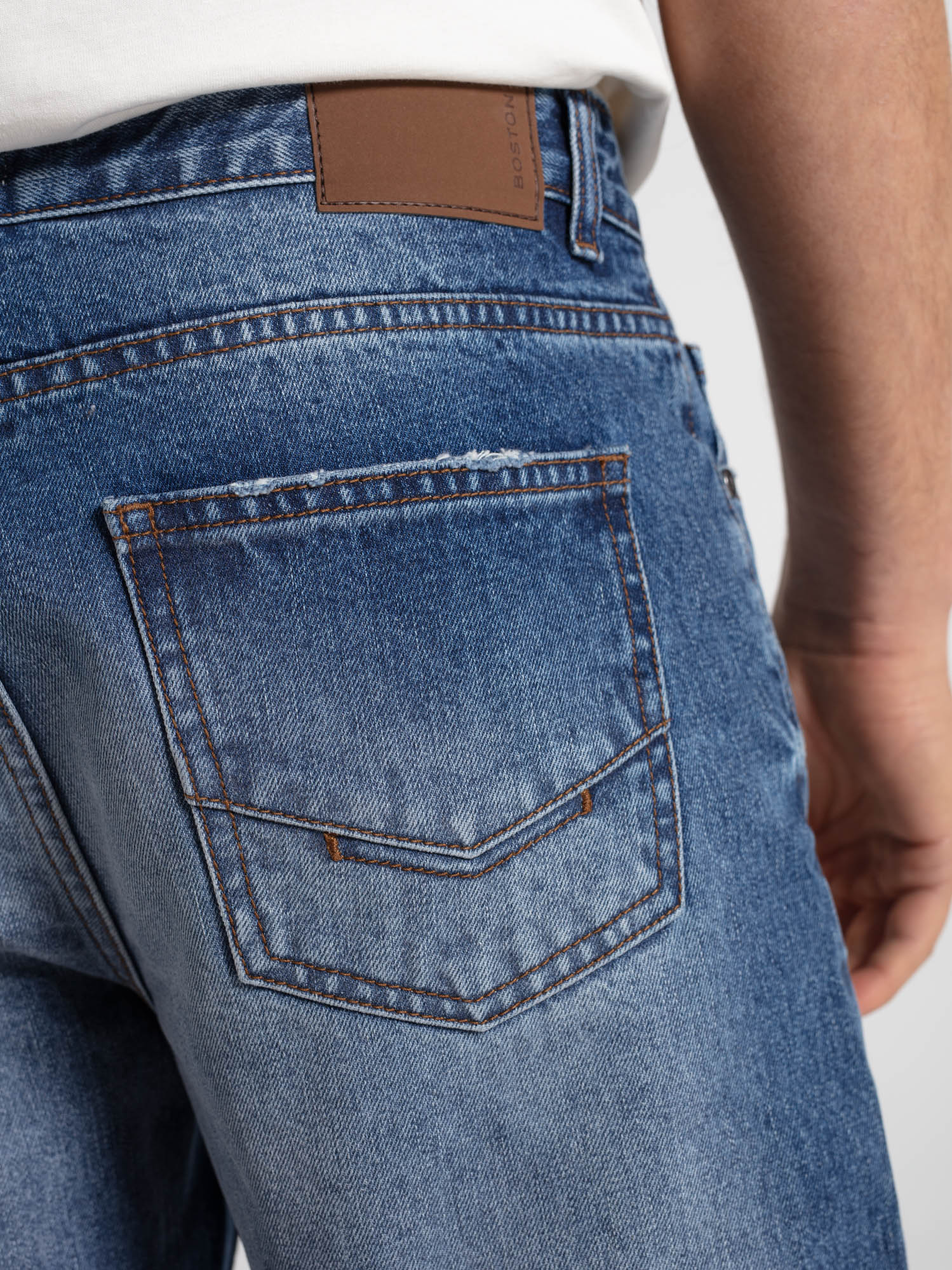 Pantalón tejano tapered