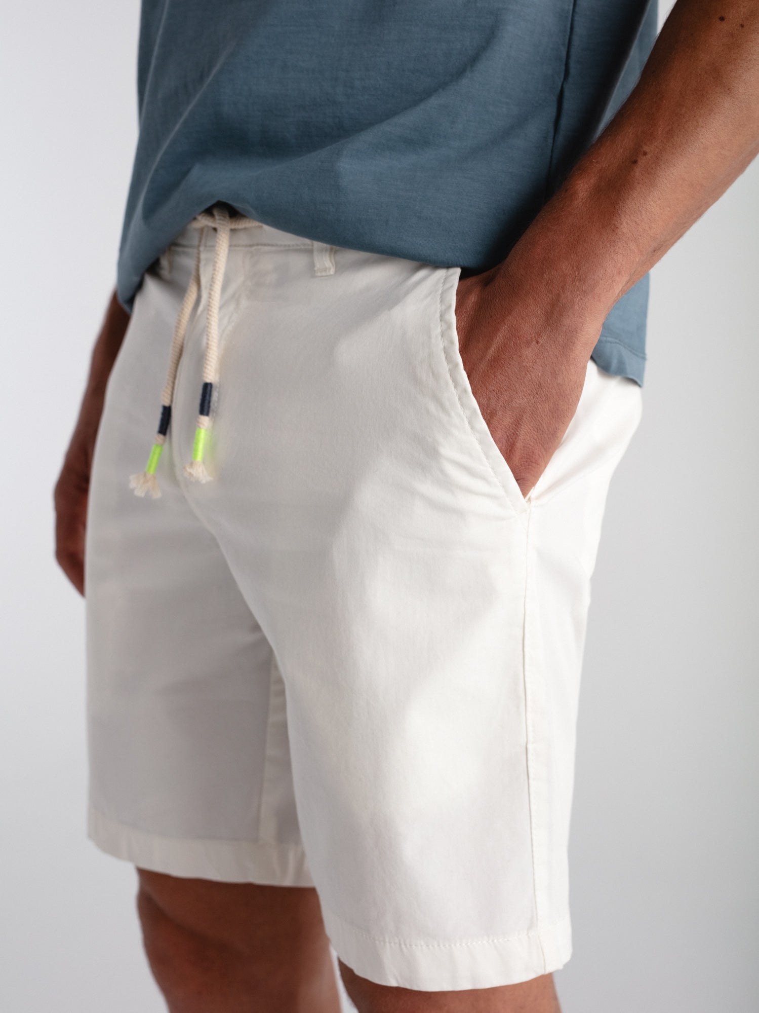 Bermuda chino cordón