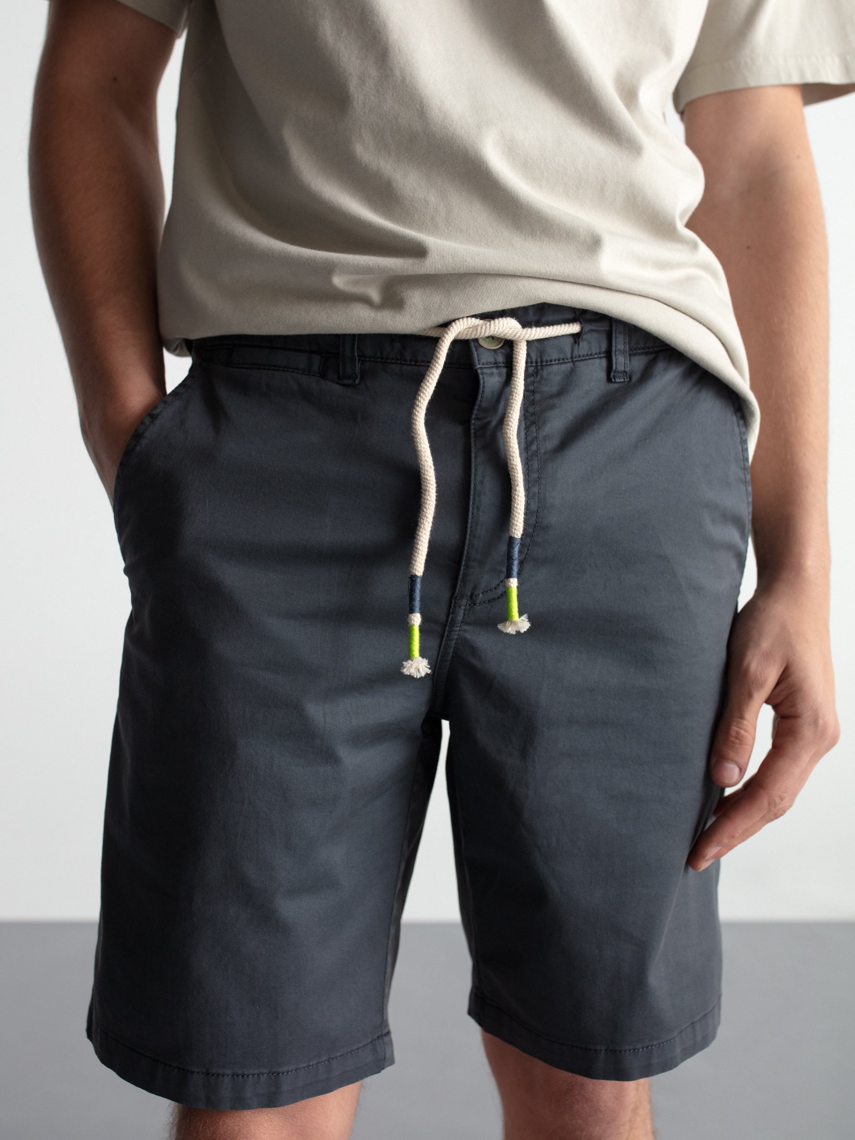 Bermuda chino cordón