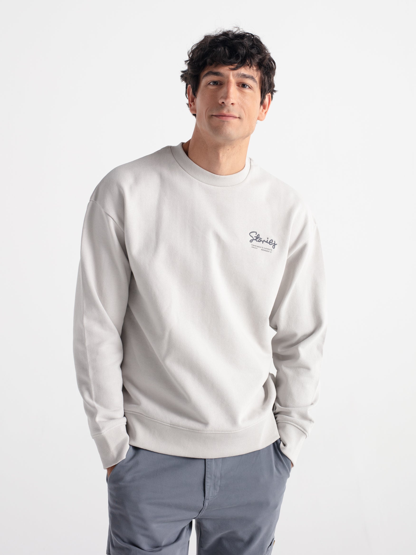 Sudadera oversize bordado stories