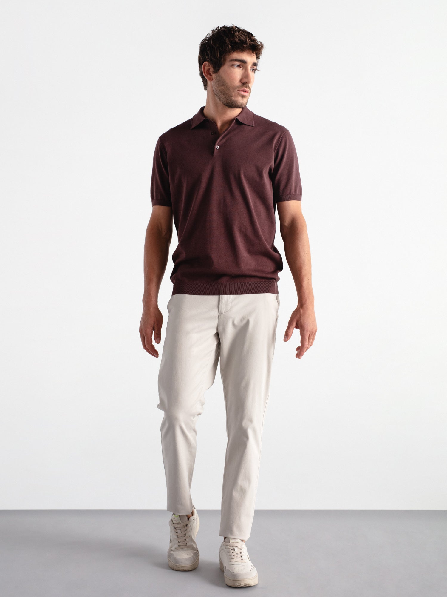 Pantalón chino slim fit esencial
