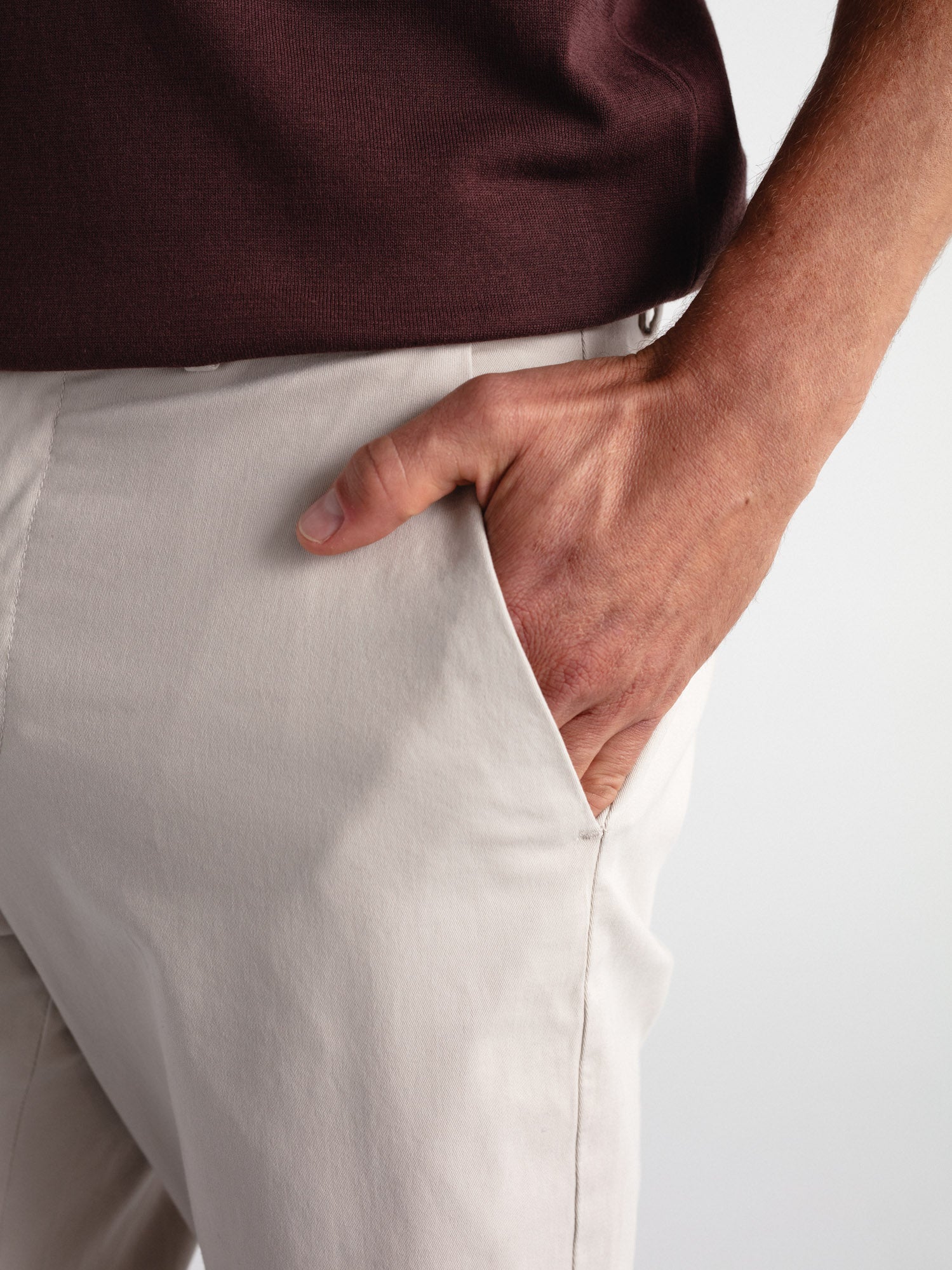 Pantalón chino slim fit esencial