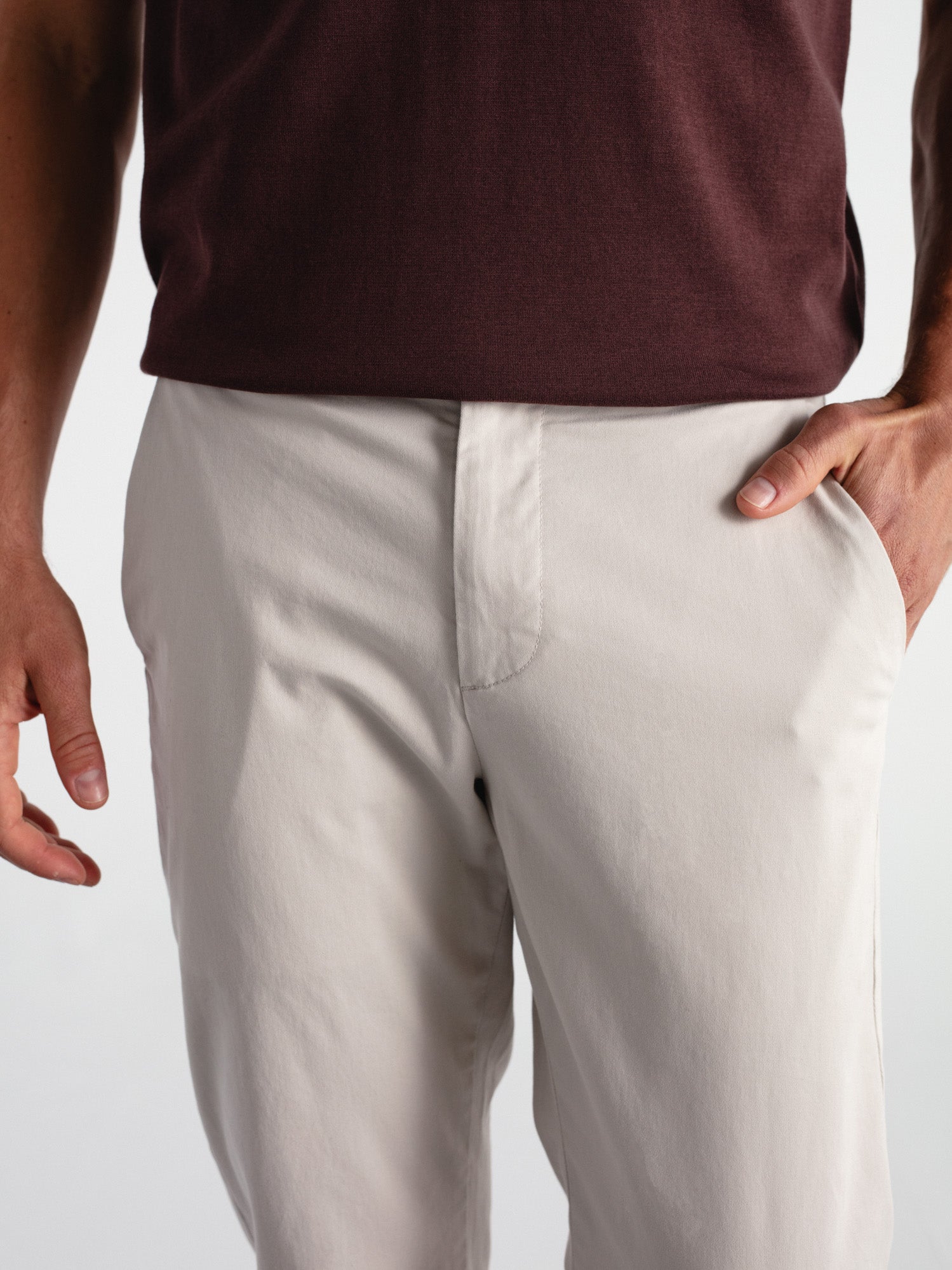 Pantalón chino slim fit esencial