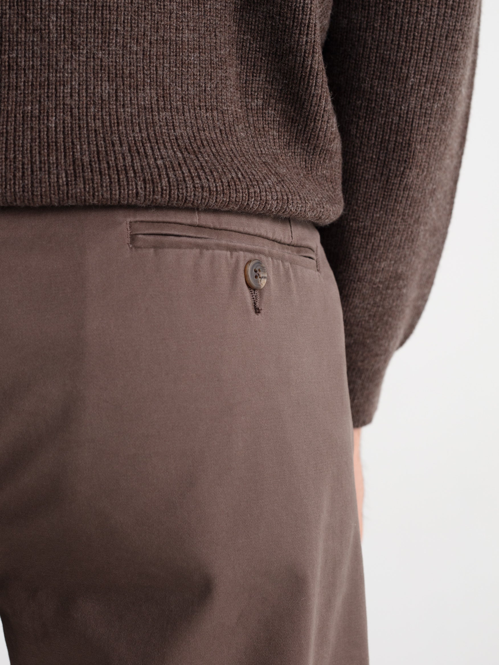 Pantalón chino slim fit esencial