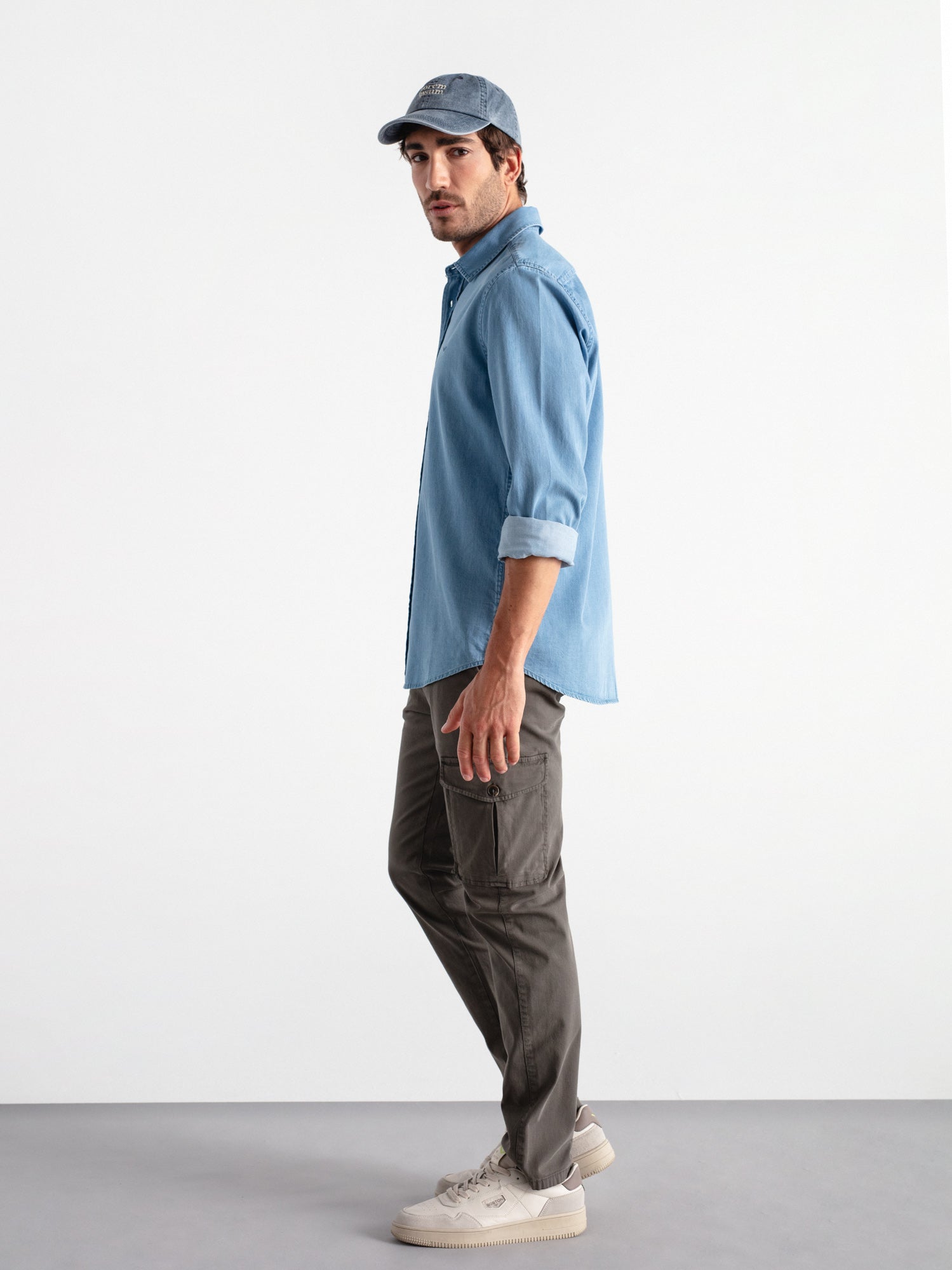 Pantalón chino cargo