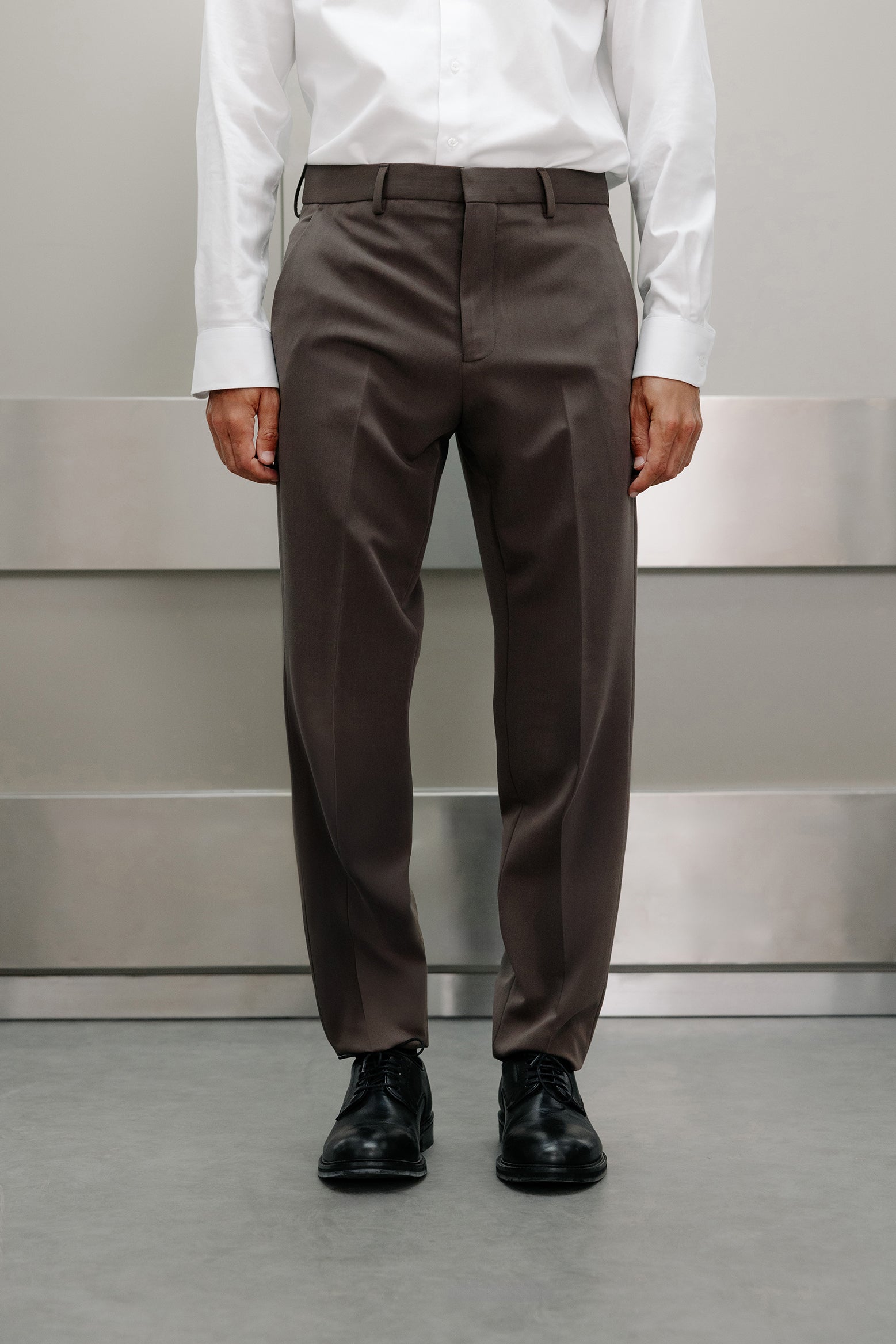 Pantalón traje slim fit liso