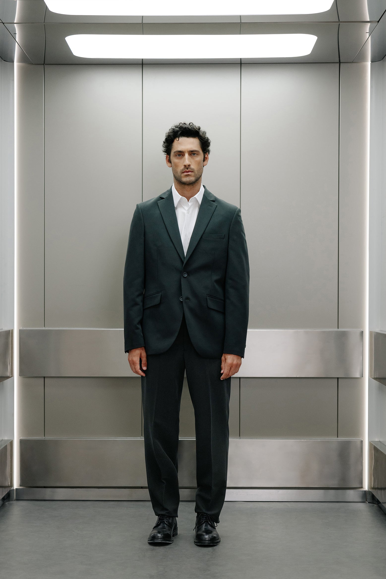 Pantalón traje slim fit liso