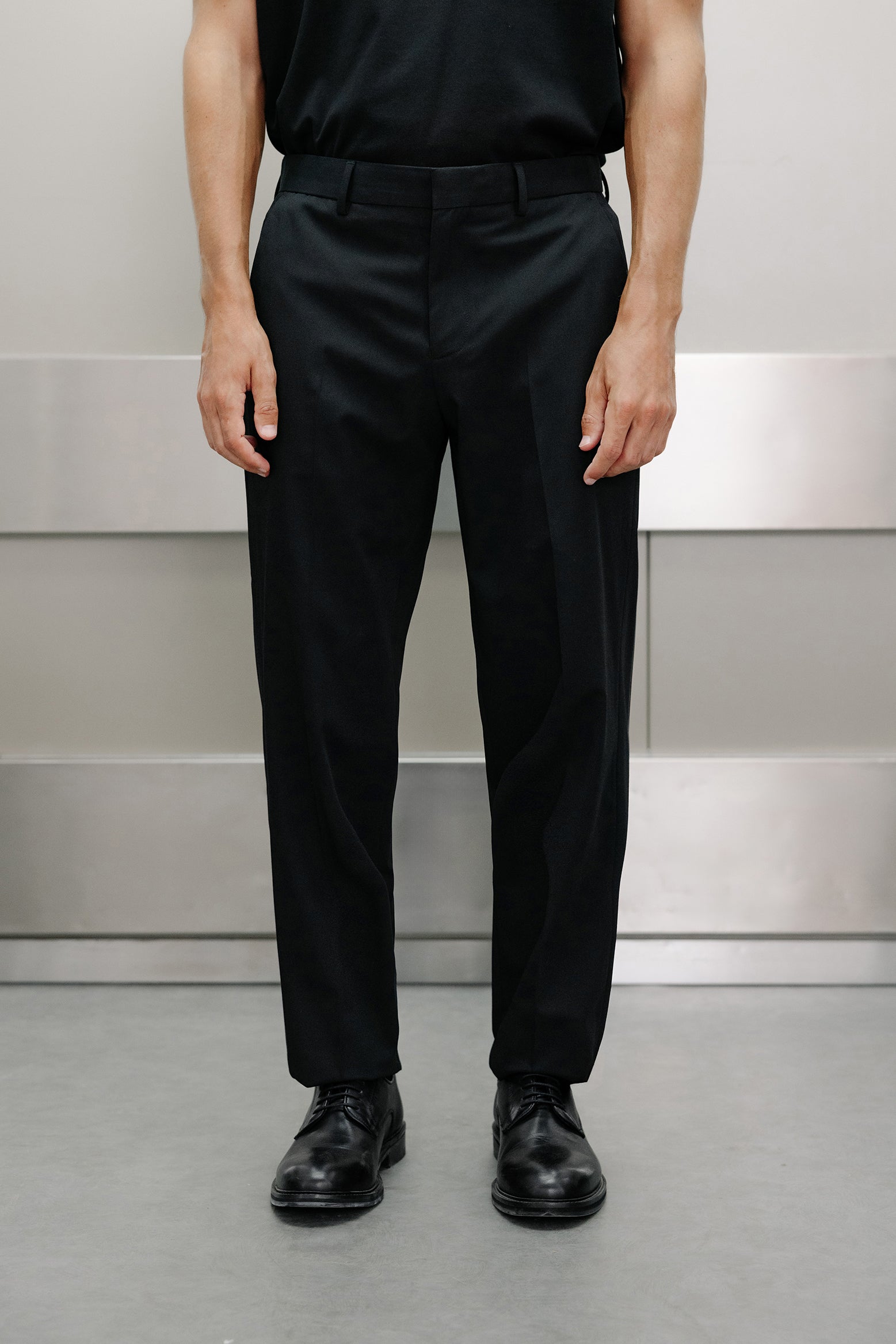Pantalón traje slim fit liso