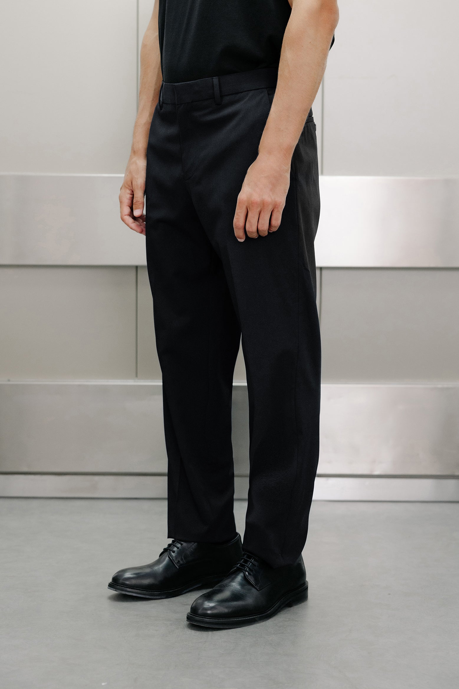 Pantalón traje slim fit liso