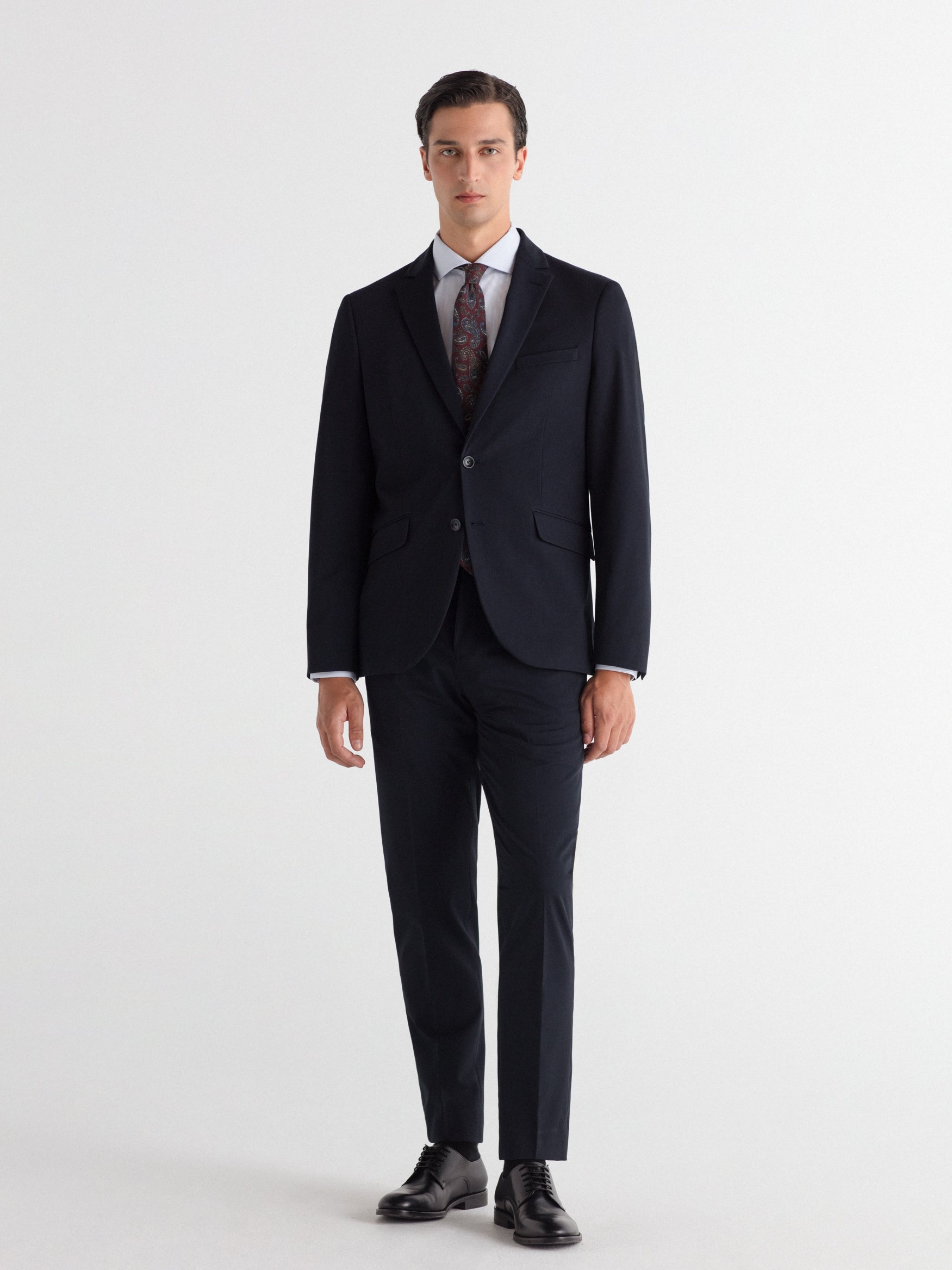 Pantalón traje slim fit liso