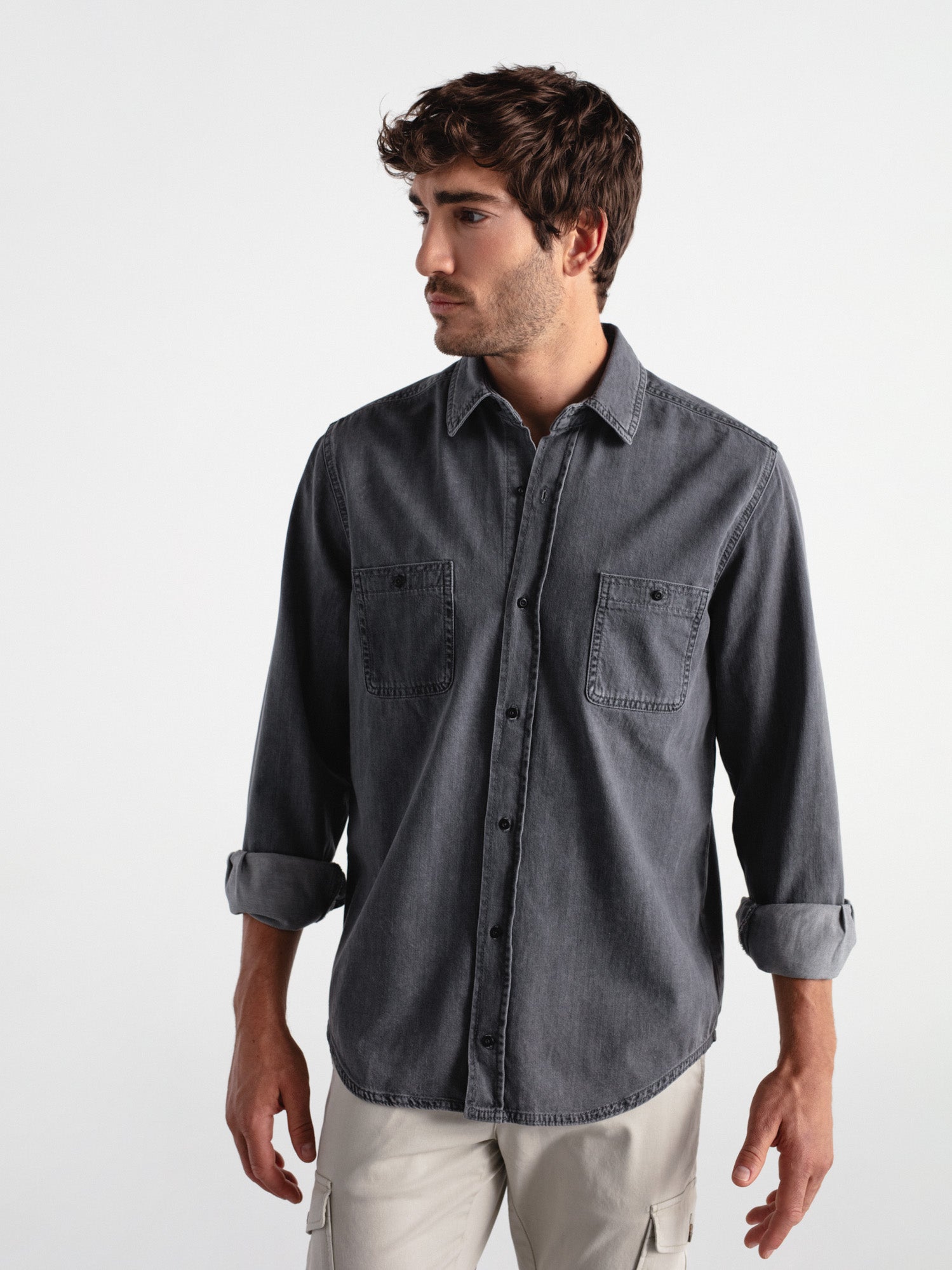 Camisa regular denim con bolsillos