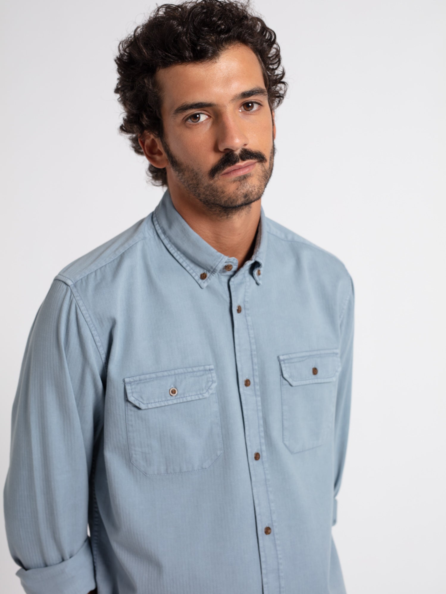 Regular fit herringbone chambray shirt