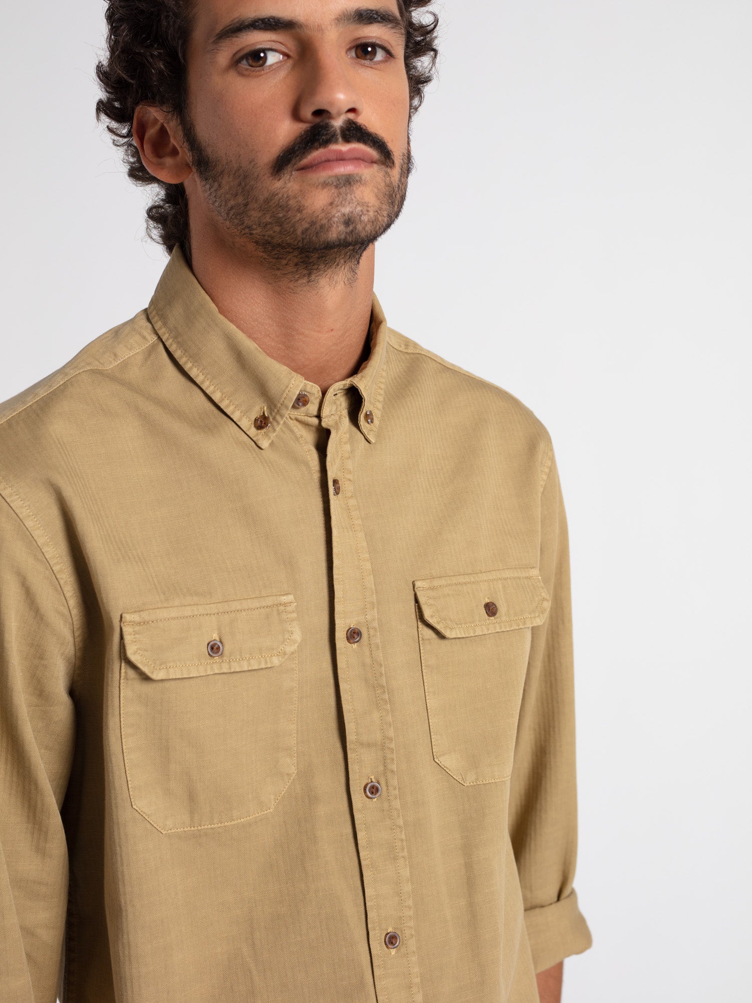 Camisa regular fit espiga delavé