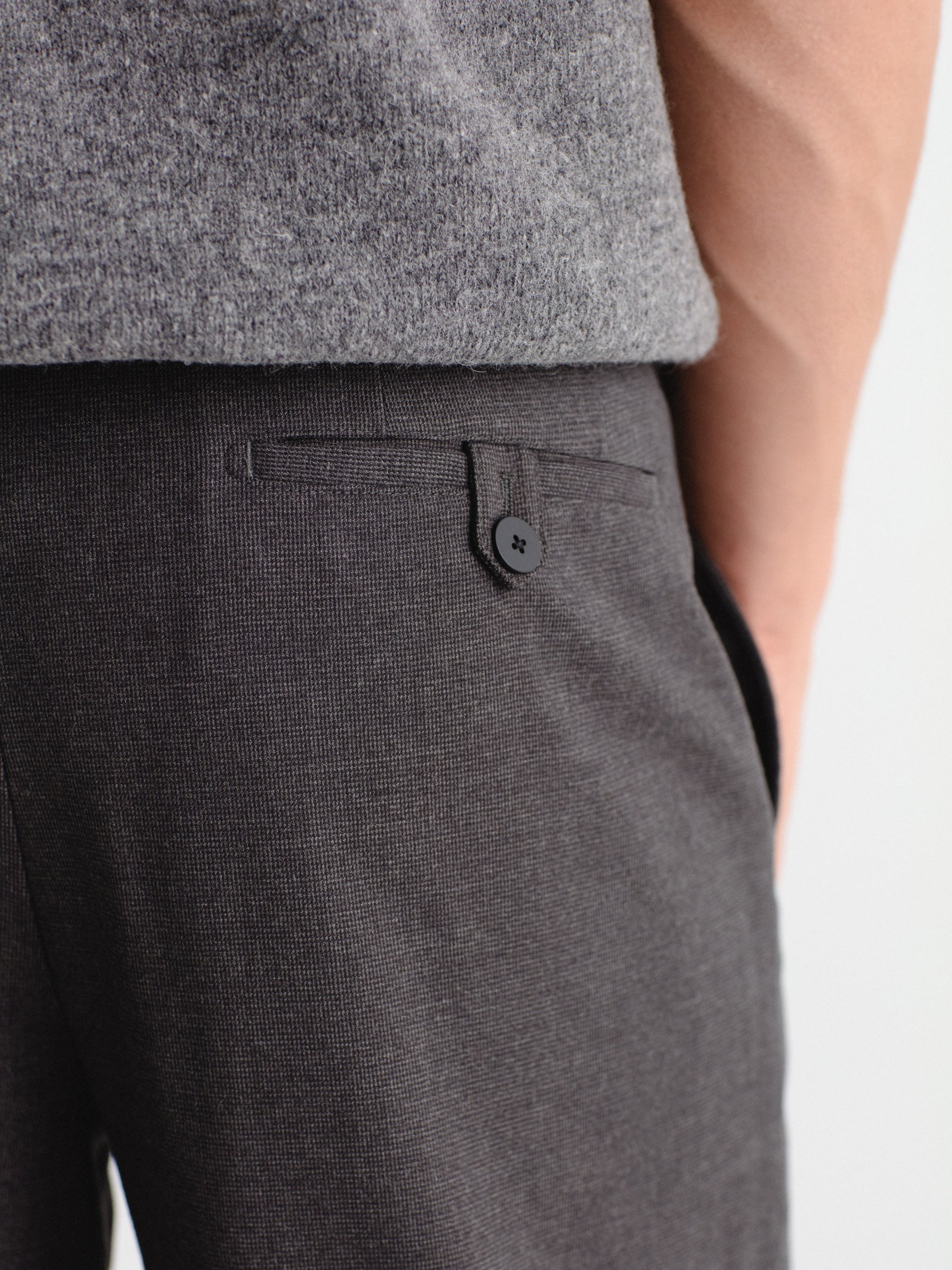 Pantalón smart falso liso
