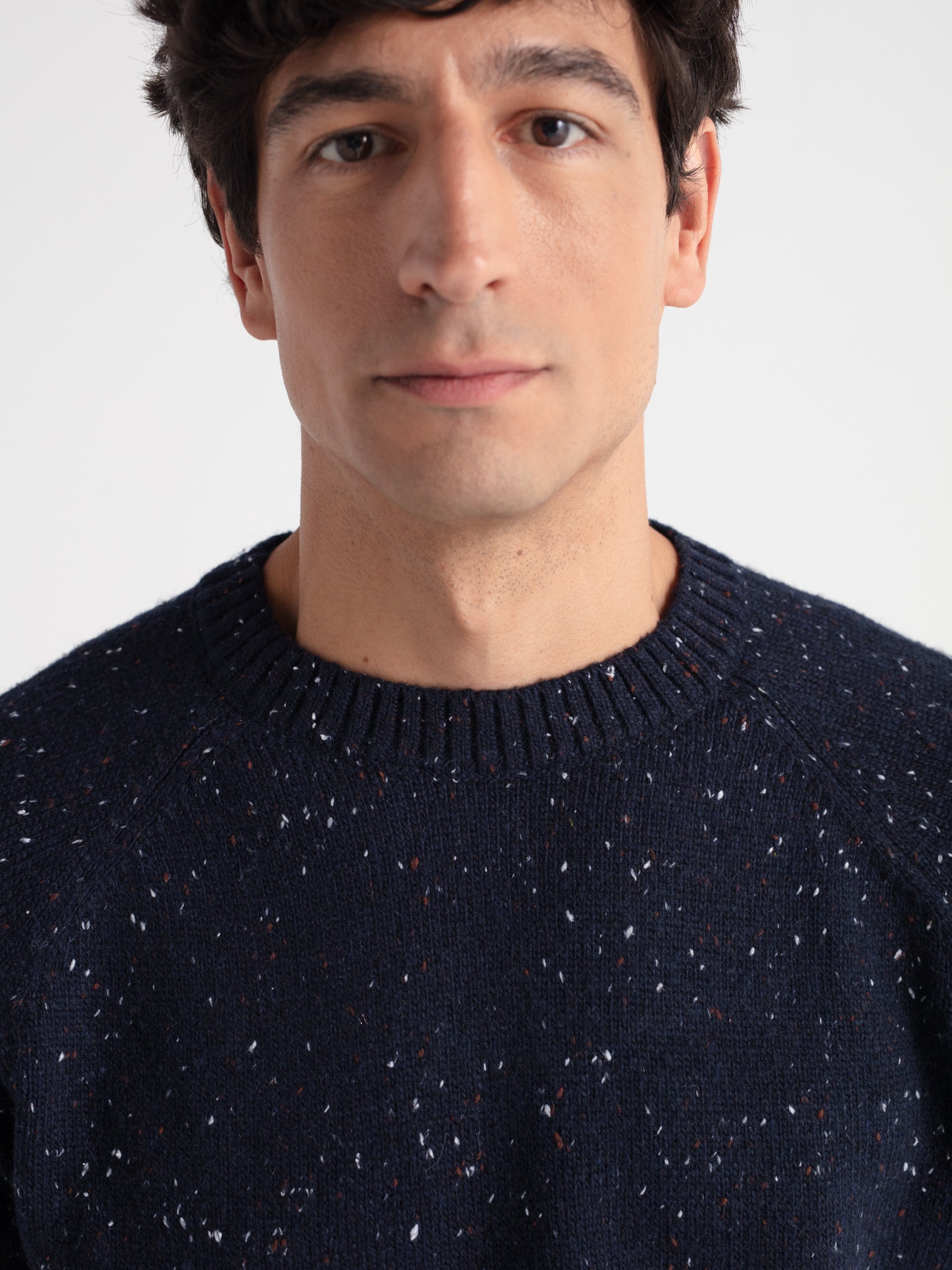 Crew neck sweater with nep yarn