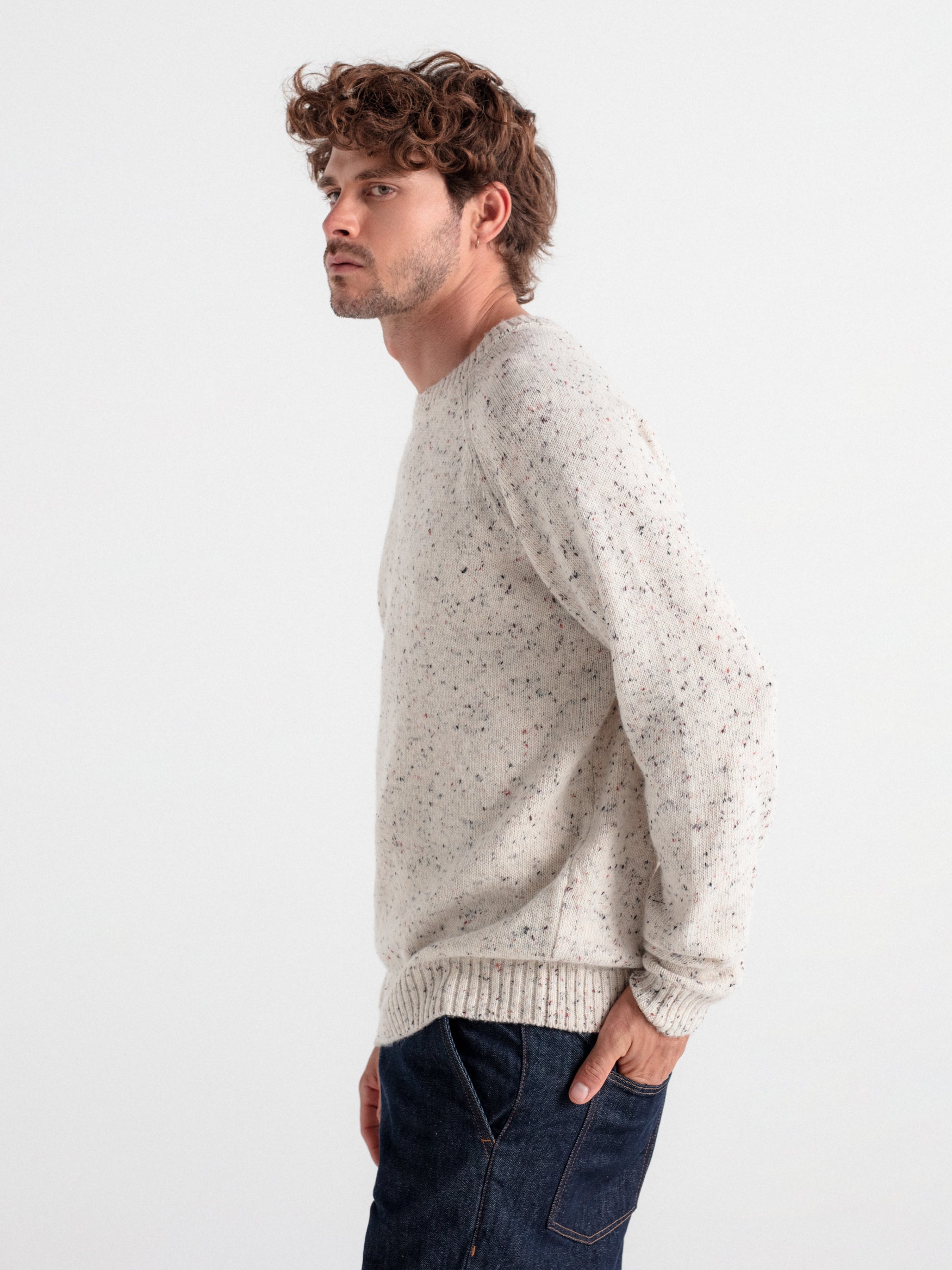 Crew neck sweater with nep yarn