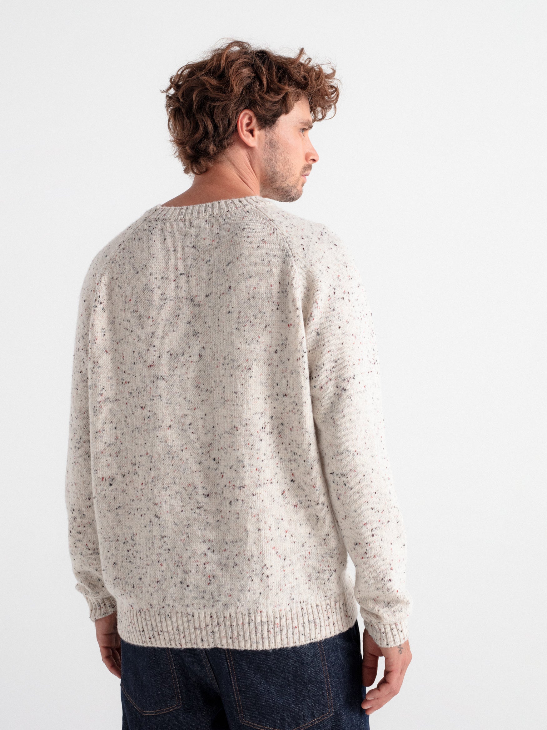 Crew neck sweater with nep yarn