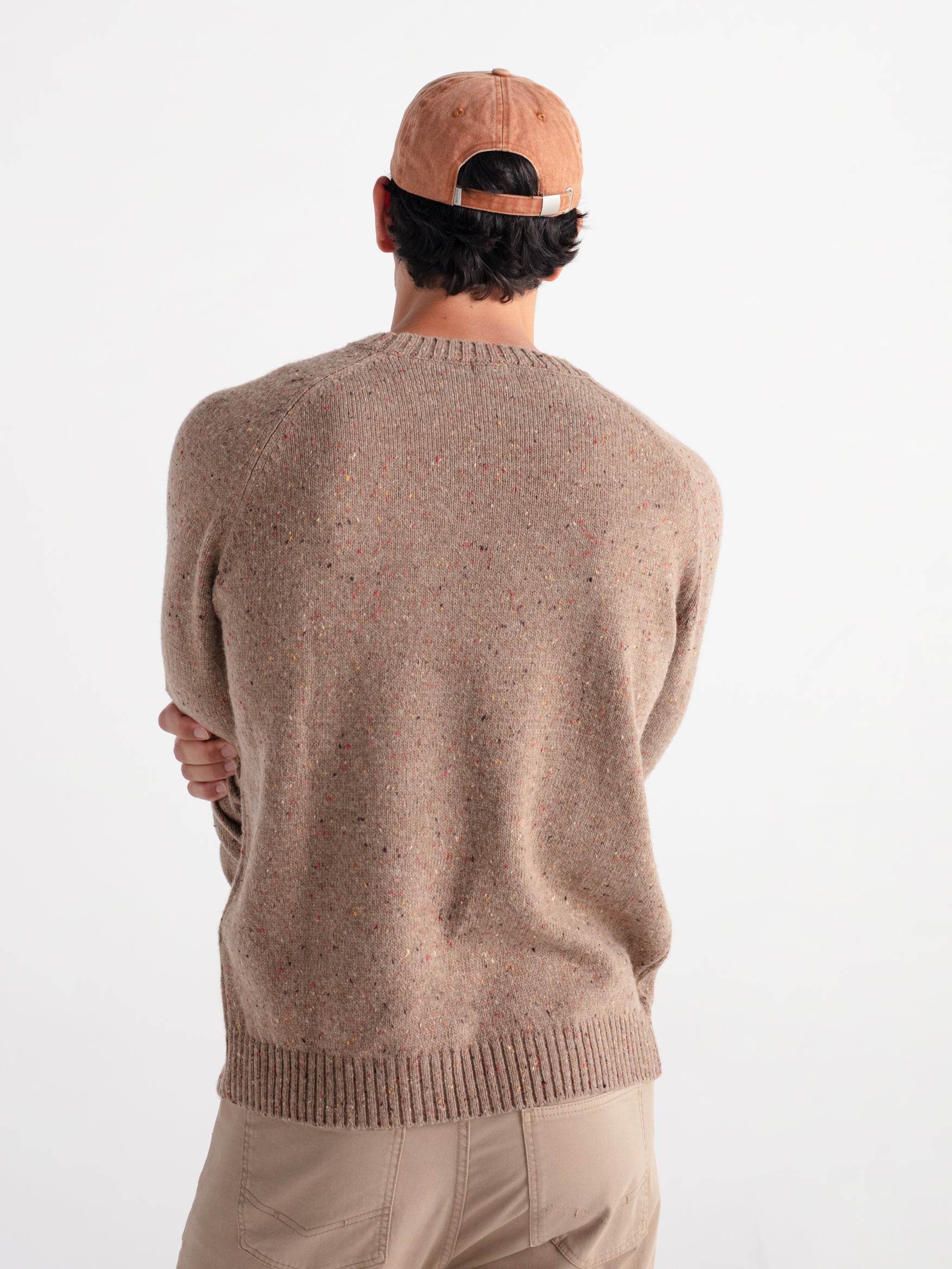 Crew neck sweater with nep yarn