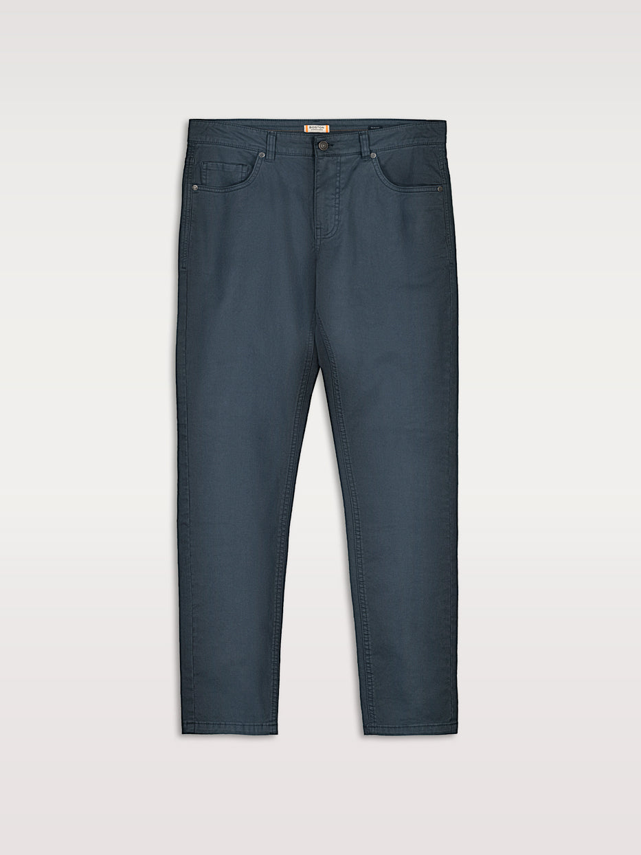 Pantalón slim fit sarga