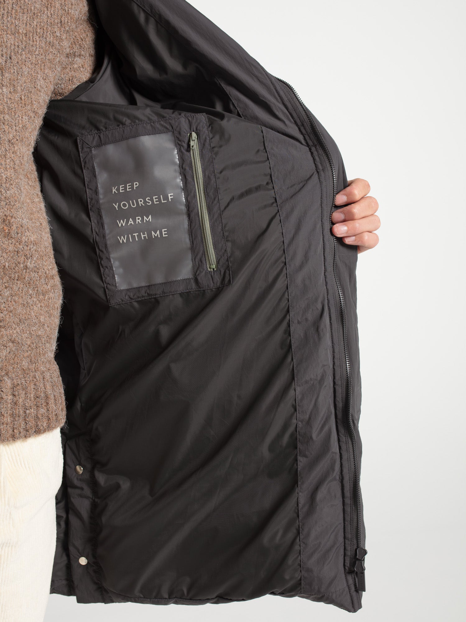 Chaquetón acolchado largo plumas