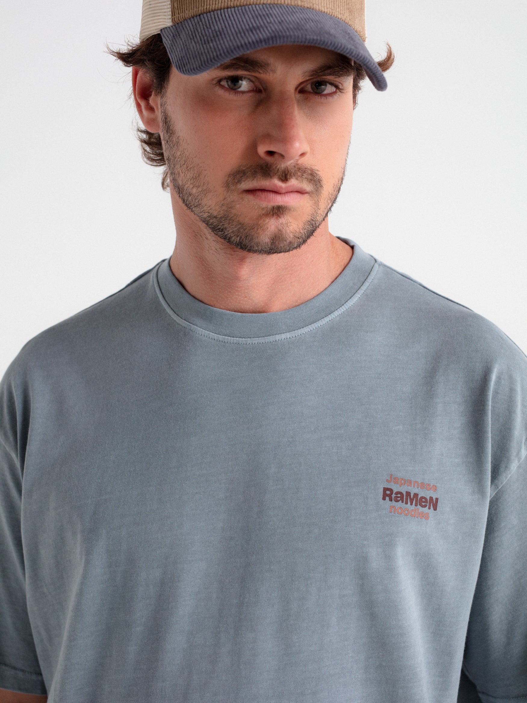 Camiseta oversize gráfica ramen