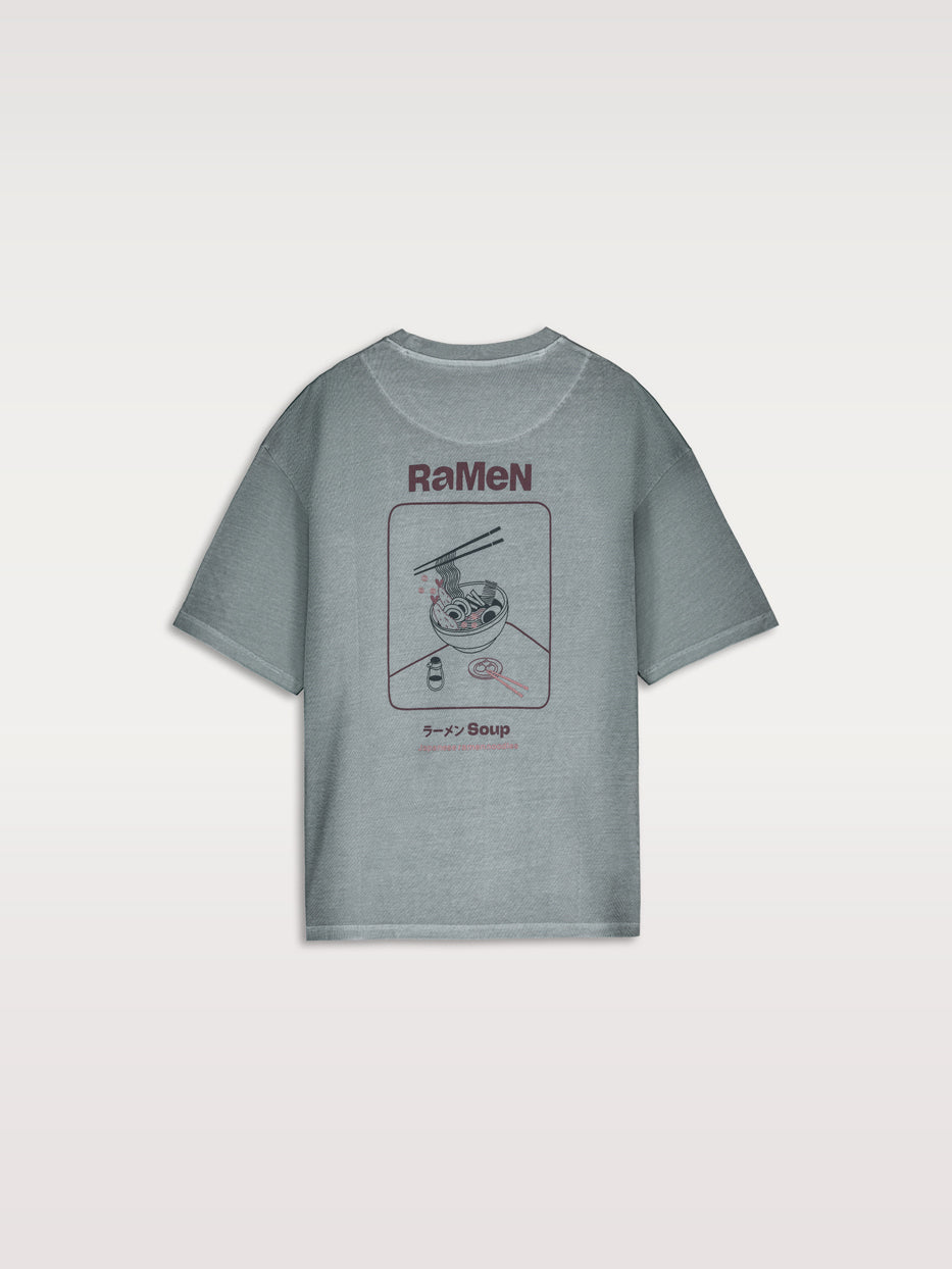 Camiseta oversize gráfica ramen