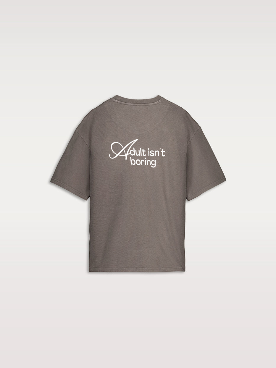 Camiseta oversize "Adult isn't boring"
