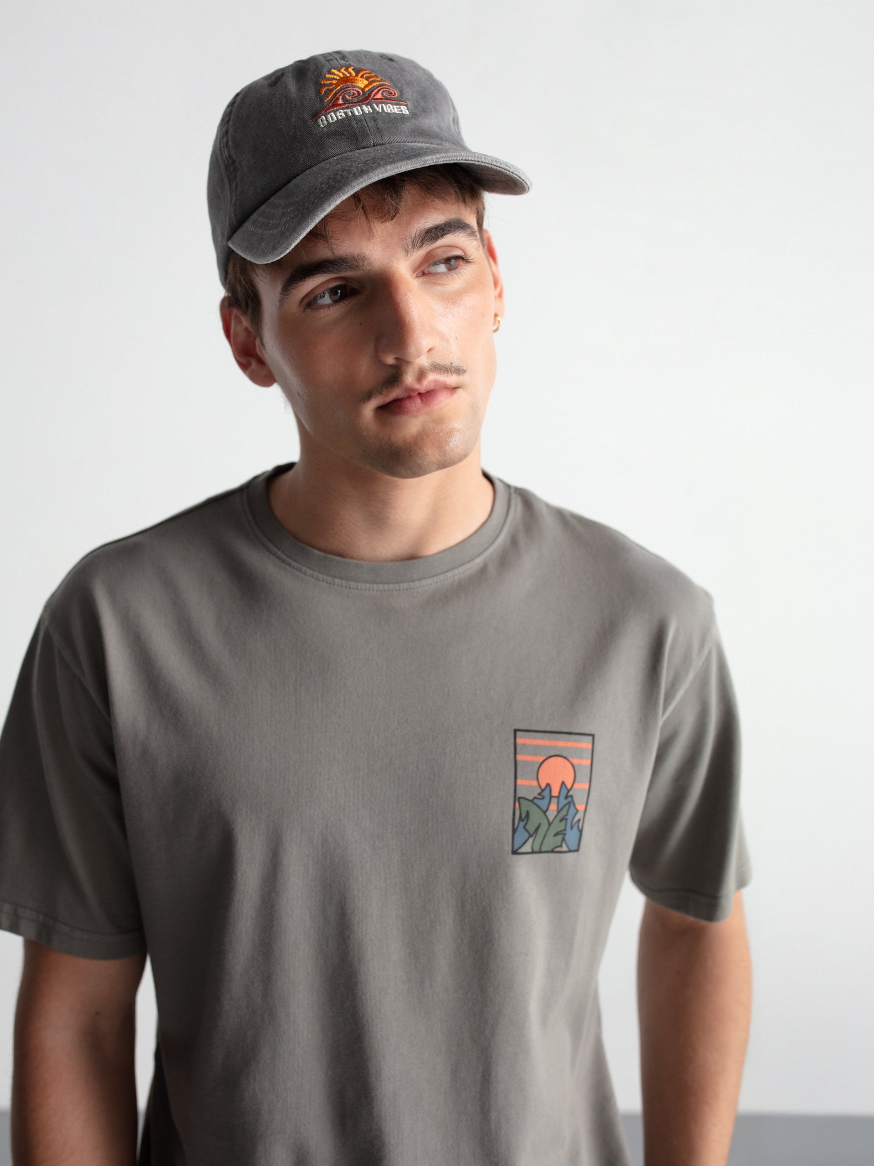 Camiseta confort gráfica "Paisaje palmeras"