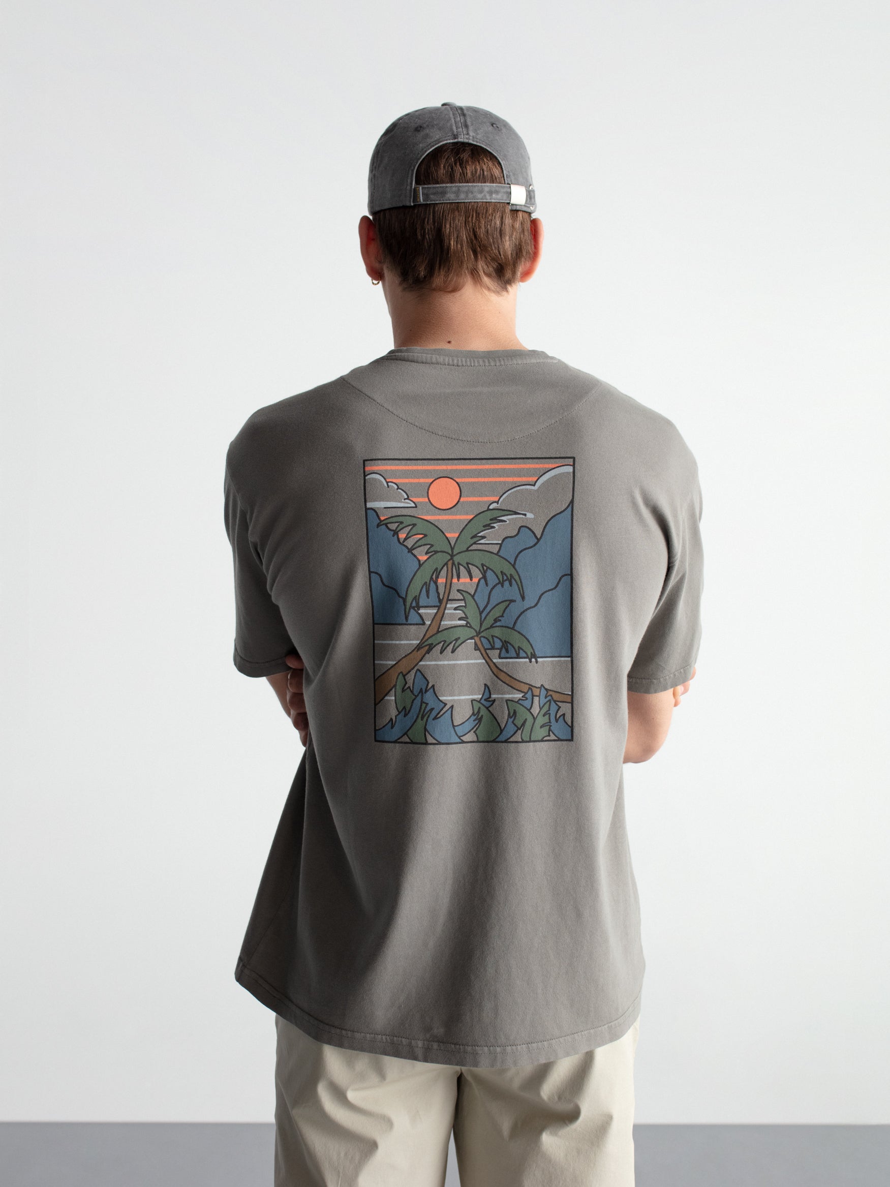 Camiseta confort gráfica "Paisaje palmeras"